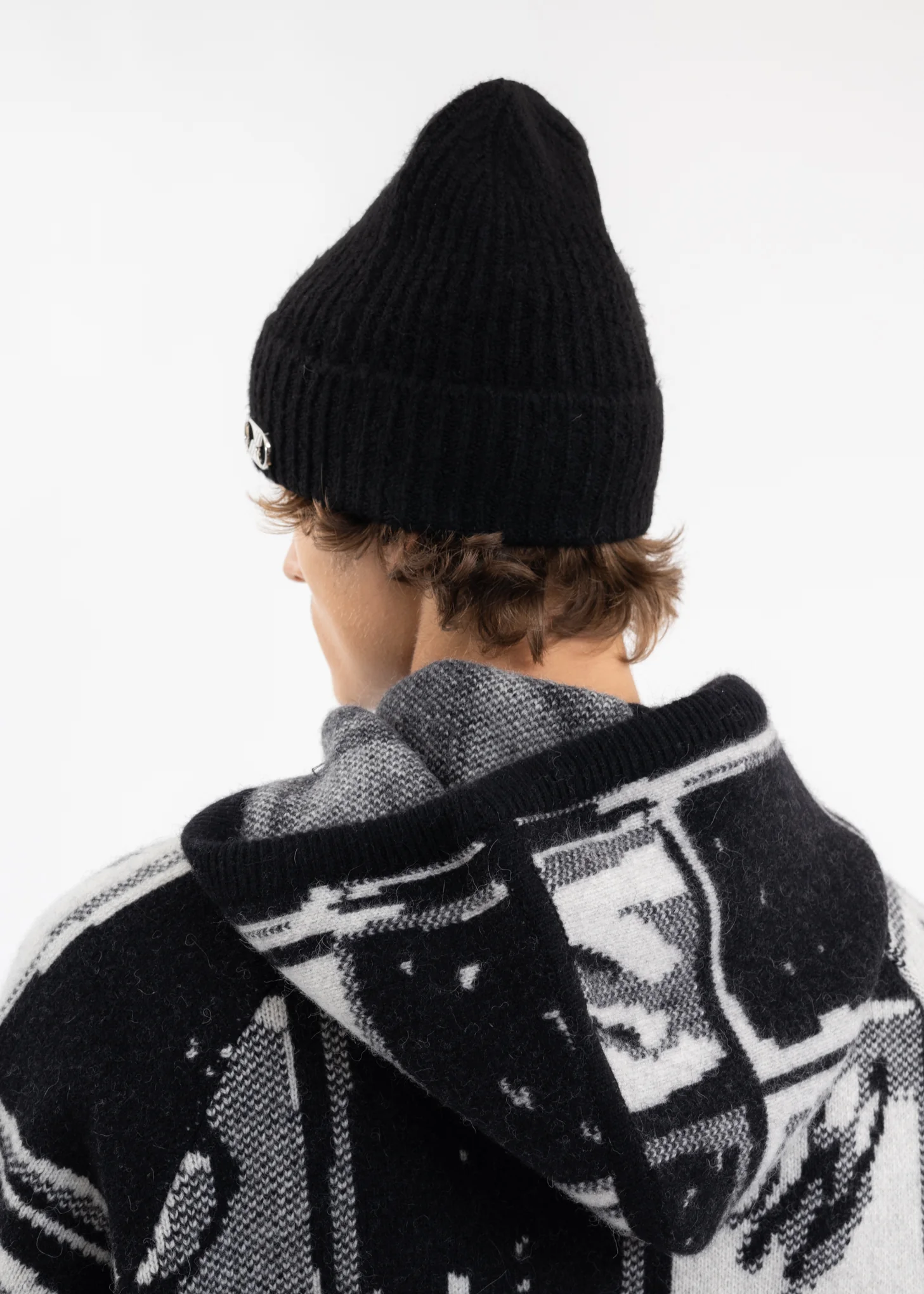 BLACK EMBROIDERED LOGO METAL LONG BEANIE - Image 2