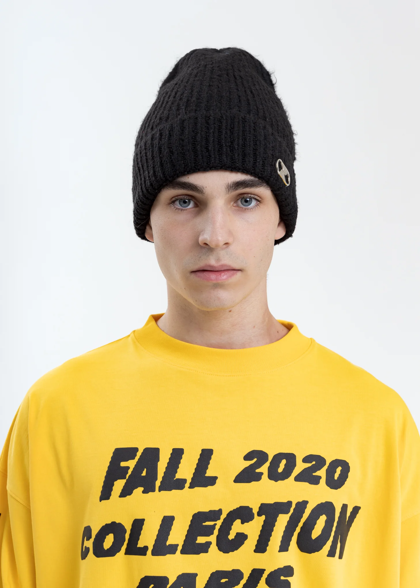Black Embroidered Metal Logo Long Beanie - Image 3