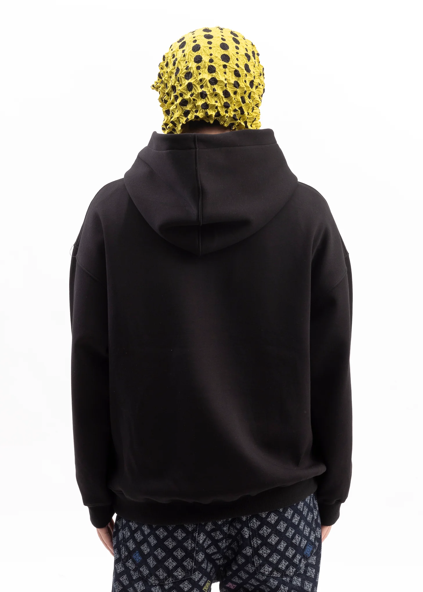 BLACK EMBROIDERY LOGO HOODIES - Image 4