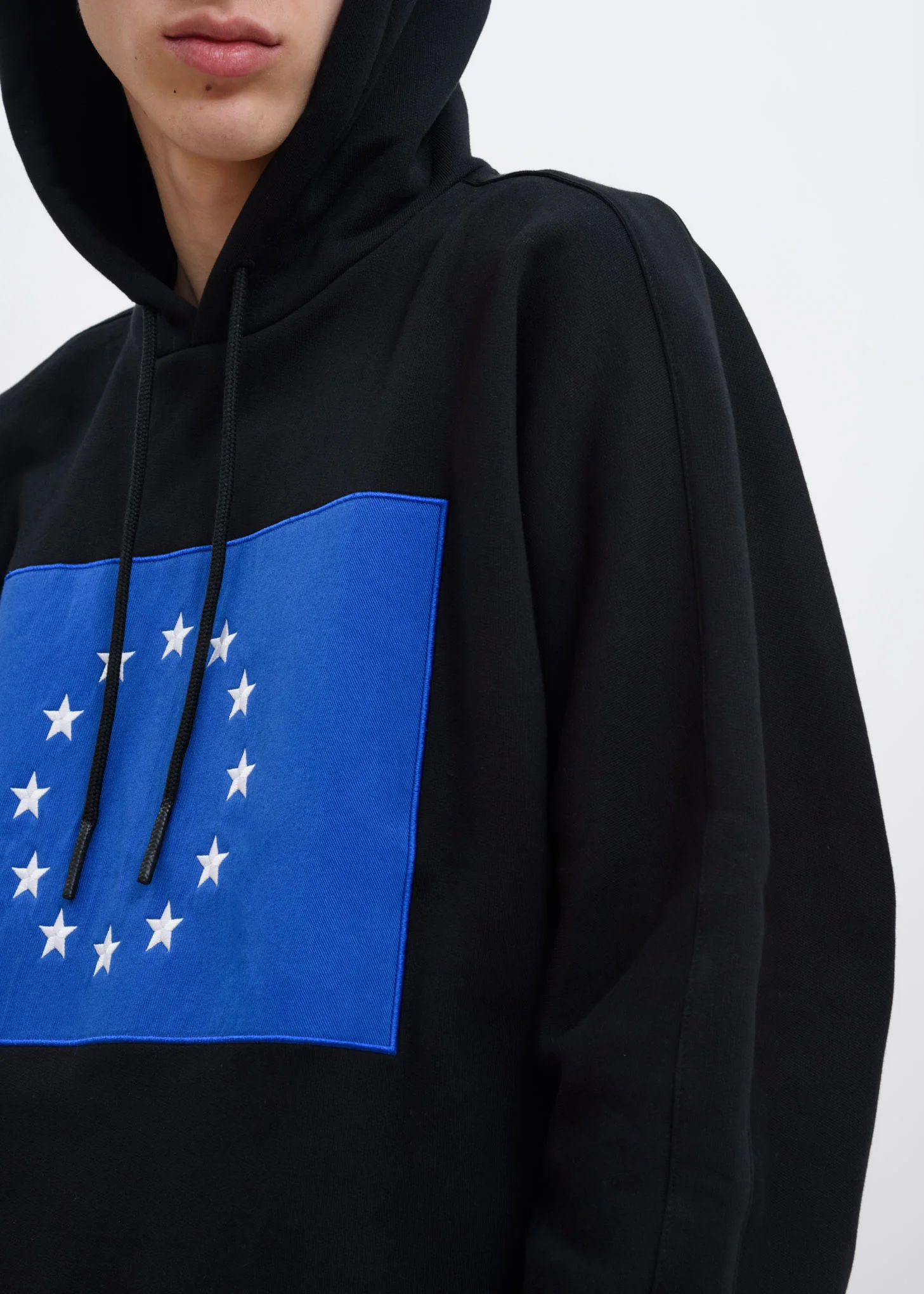 Black Europa Color Hoodie - Image 2