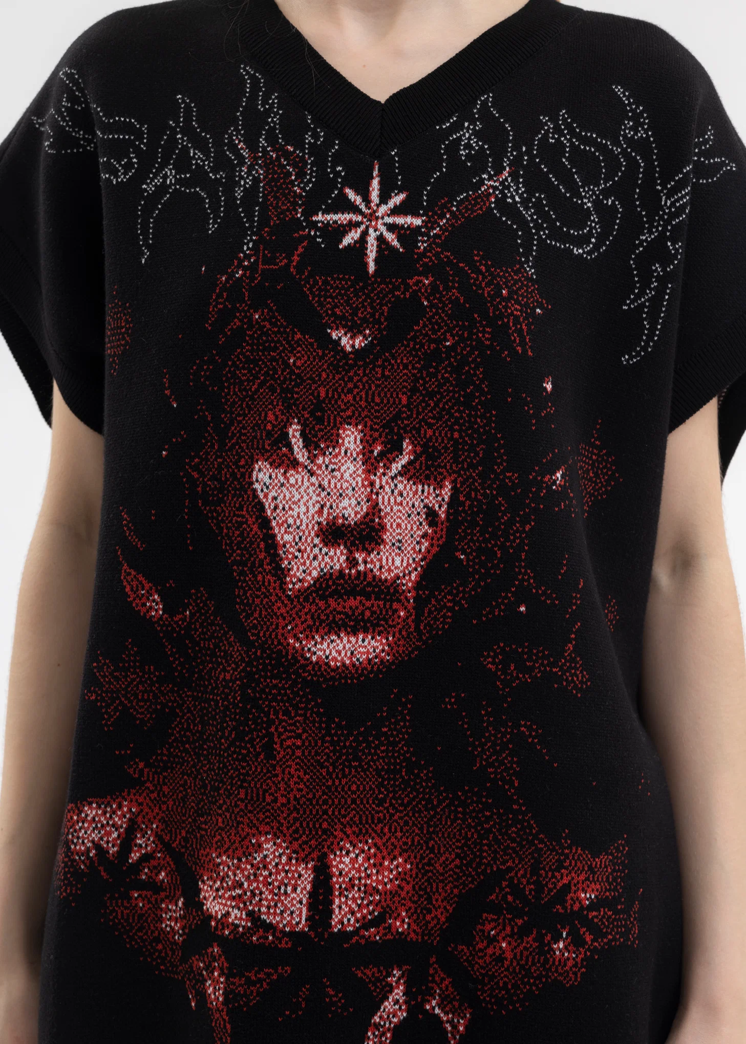 BLACK FANTASY GIRL KNIT VEST - Image 2