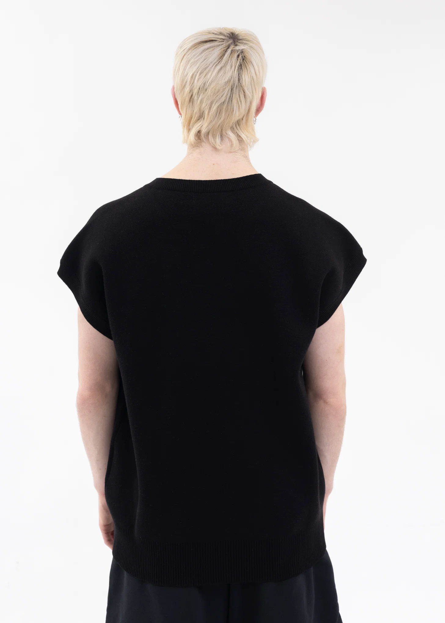 BLACK FANTASY GIRL KNIT VEST - Image 3