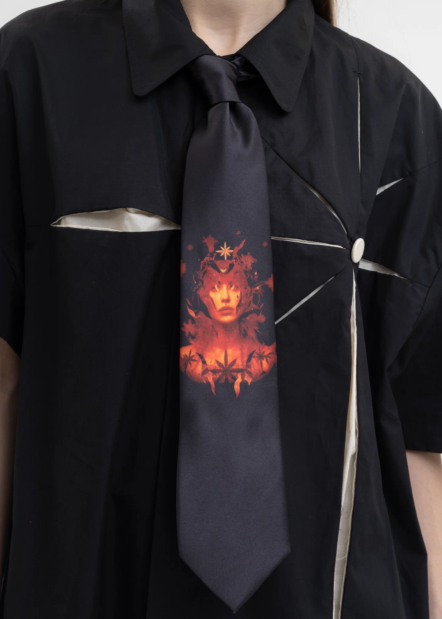 BLACK FANTASY GIRL TIE - Image 2
