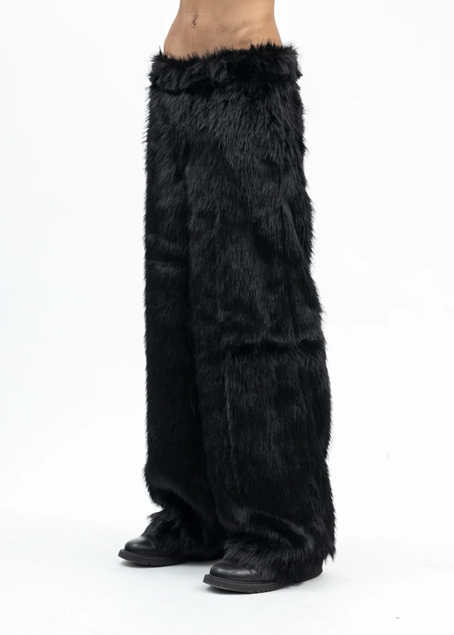 BLACK FAUX-FUR DEVIL PANTS - Image 3
