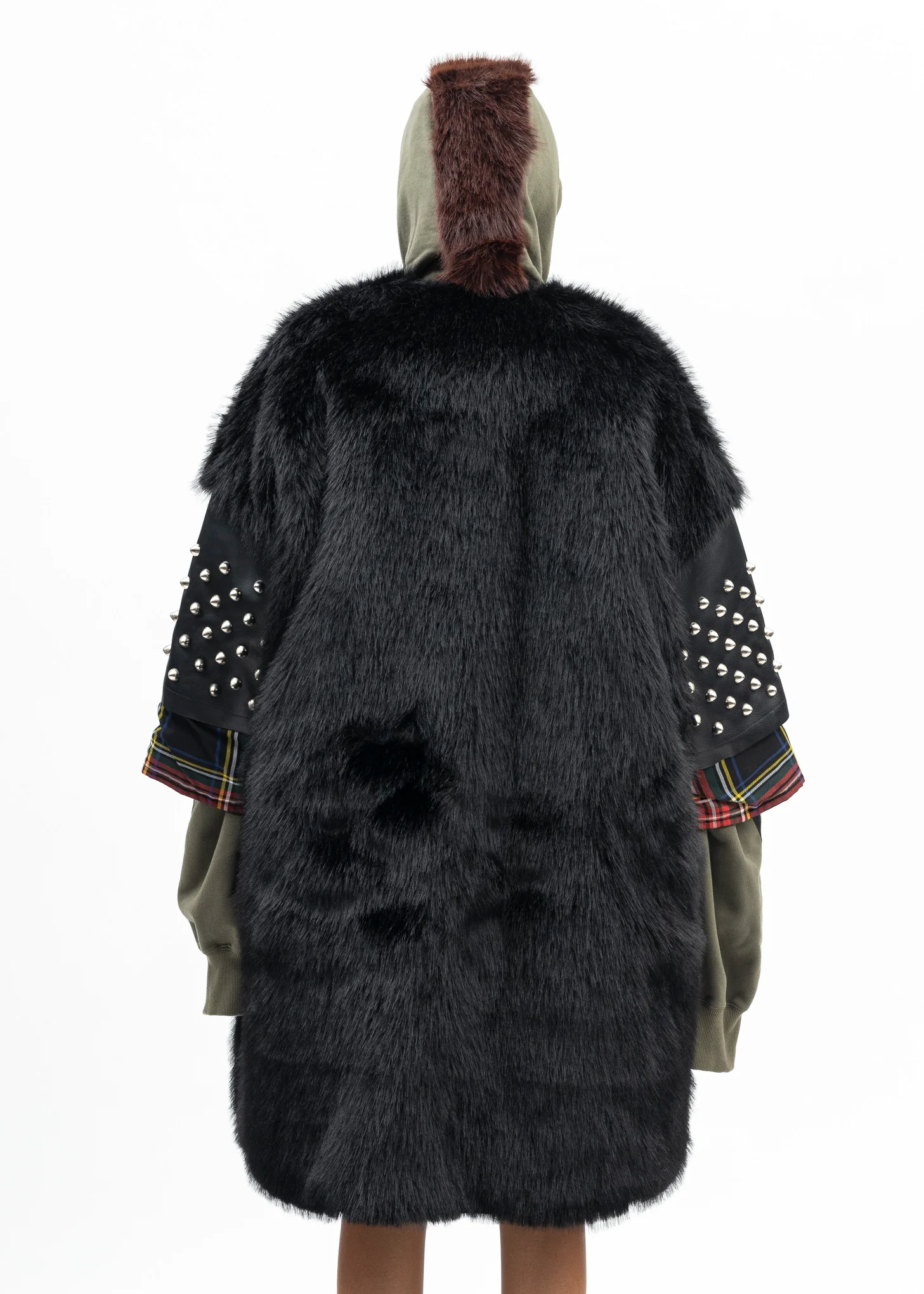 BLACK FAUX-FUR STUDS COAT - Image 7