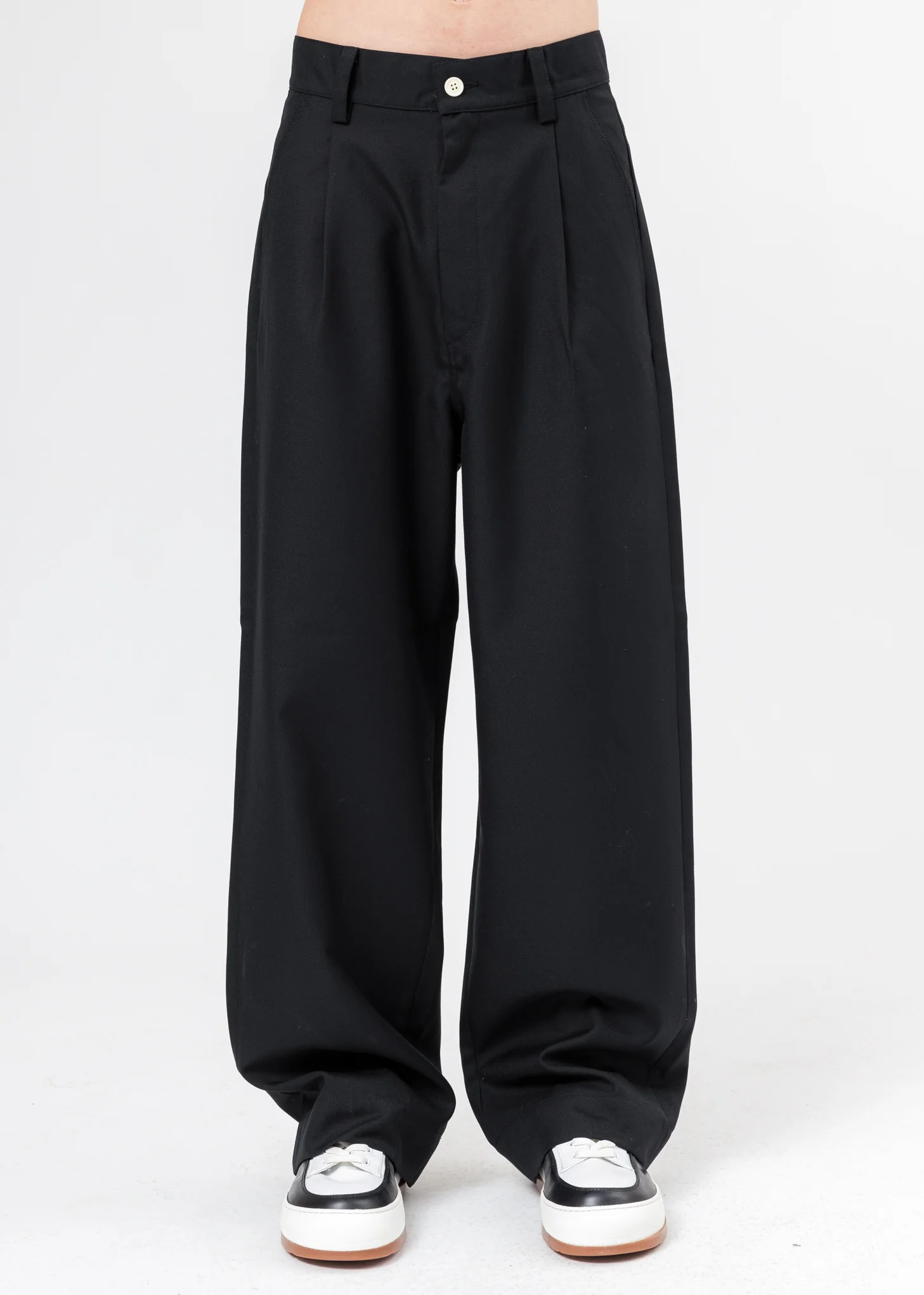 Black Fitloose Pants