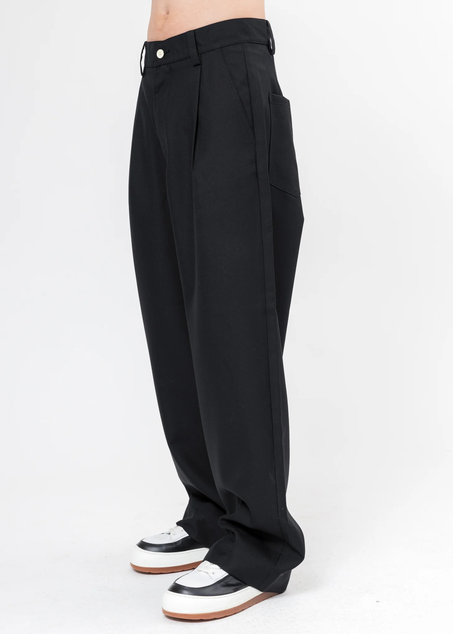 Black Fitloose Pants - Image 3