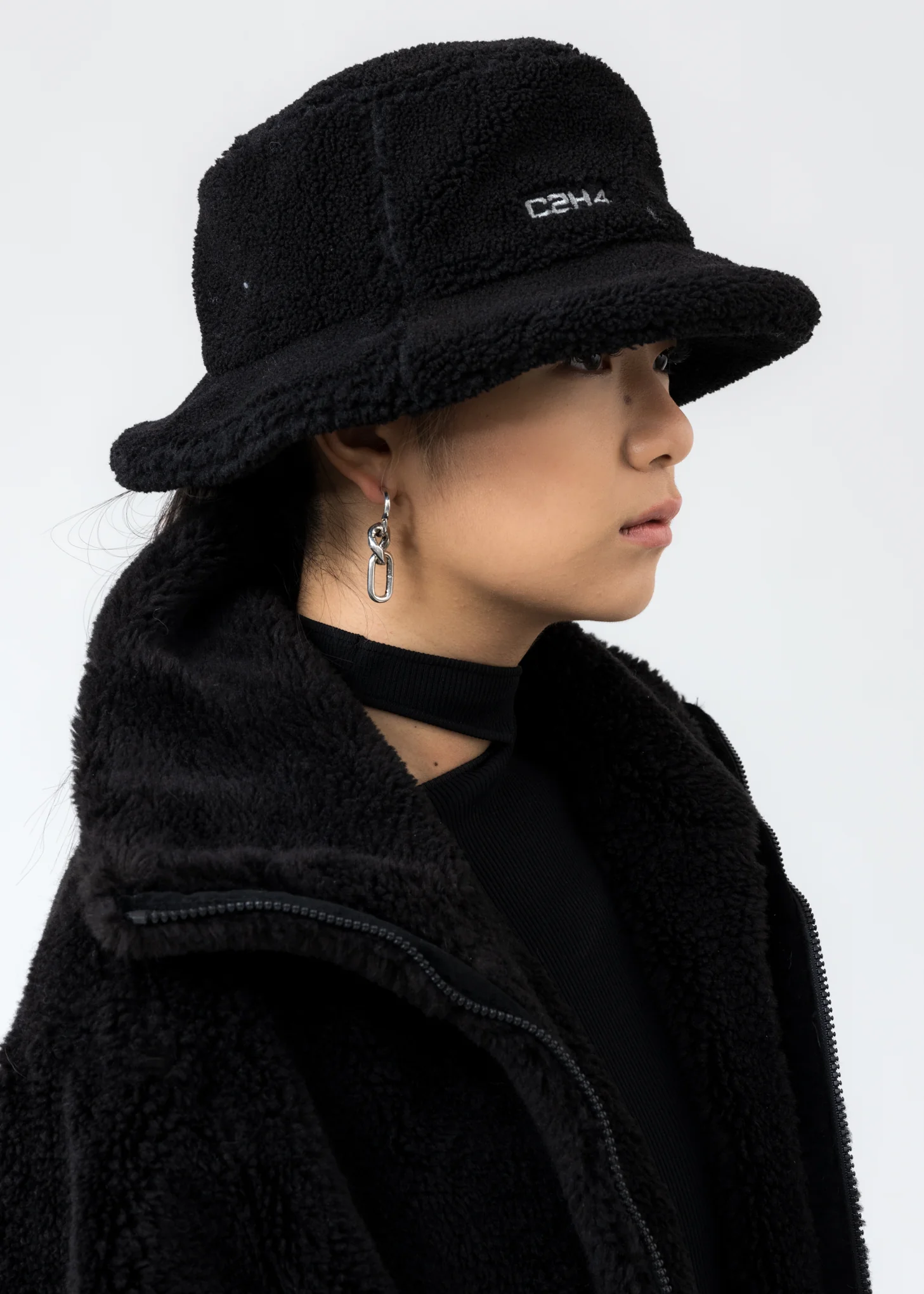 Black Fleece Bucket Hat - Image 2