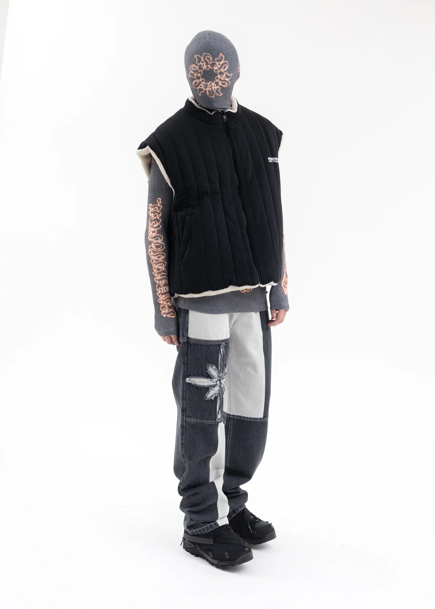 BLACK FLOWER MAN REVERSIBLE VEST PUFFER JACKET - Image 6