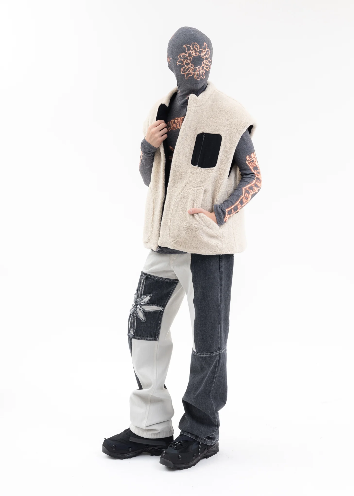 BLACK FLOWER MAN REVERSIBLE VEST PUFFER JACKET - Image 8