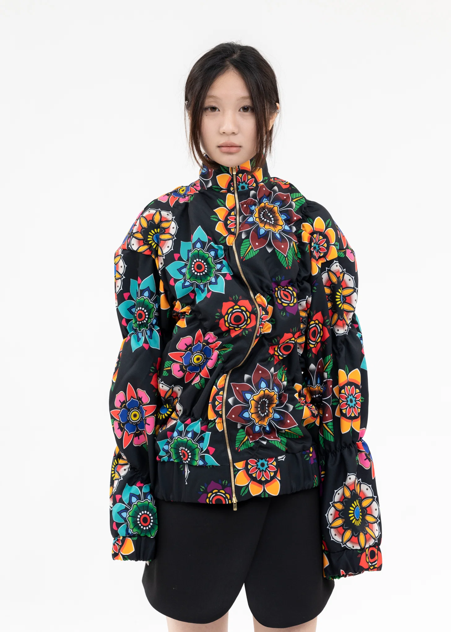 BLACK FLOWER PATTERN TRACK TOPS