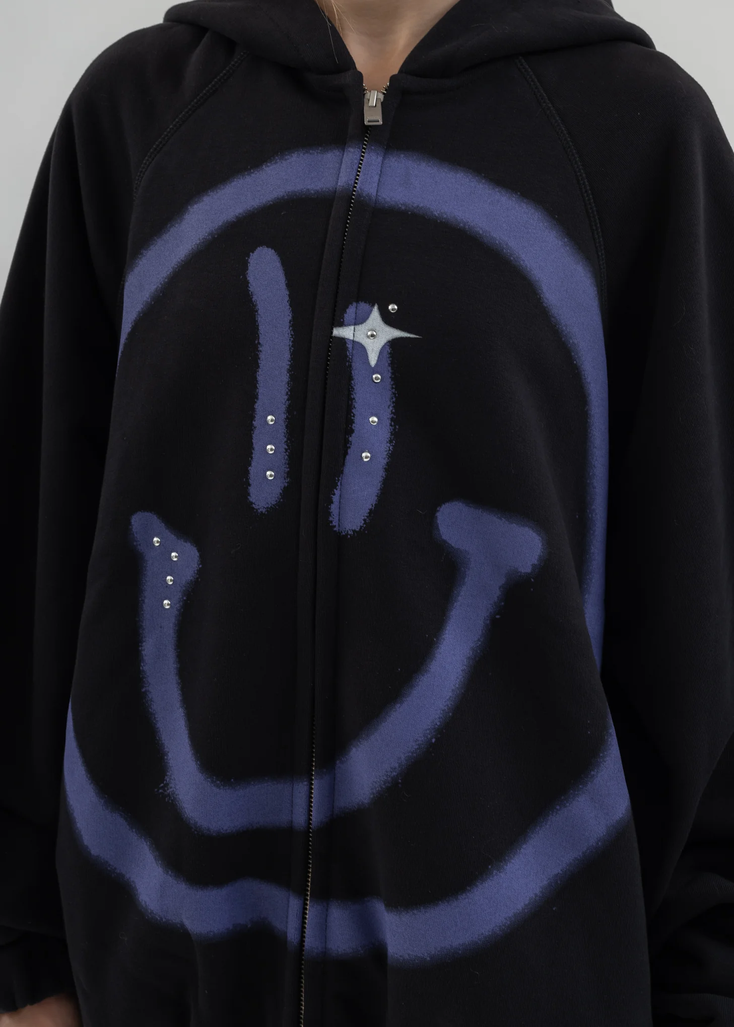 BLACK GIGA SMILEY ZIPPED HOODIE - Image 2