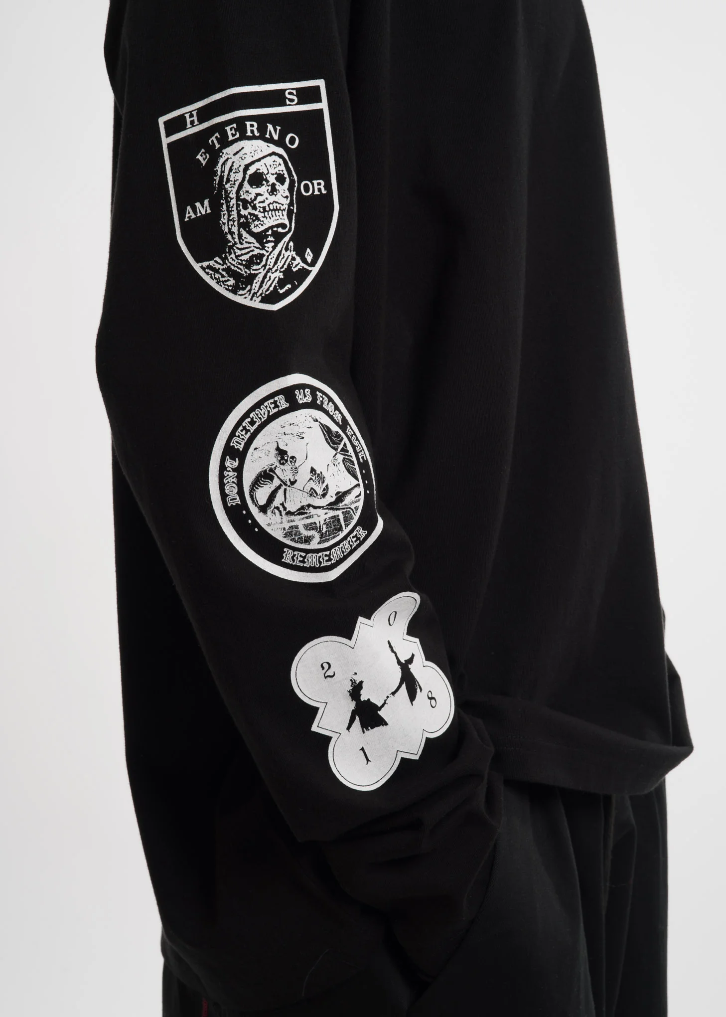 Black Graphic L/S T-Shirt - Image 6