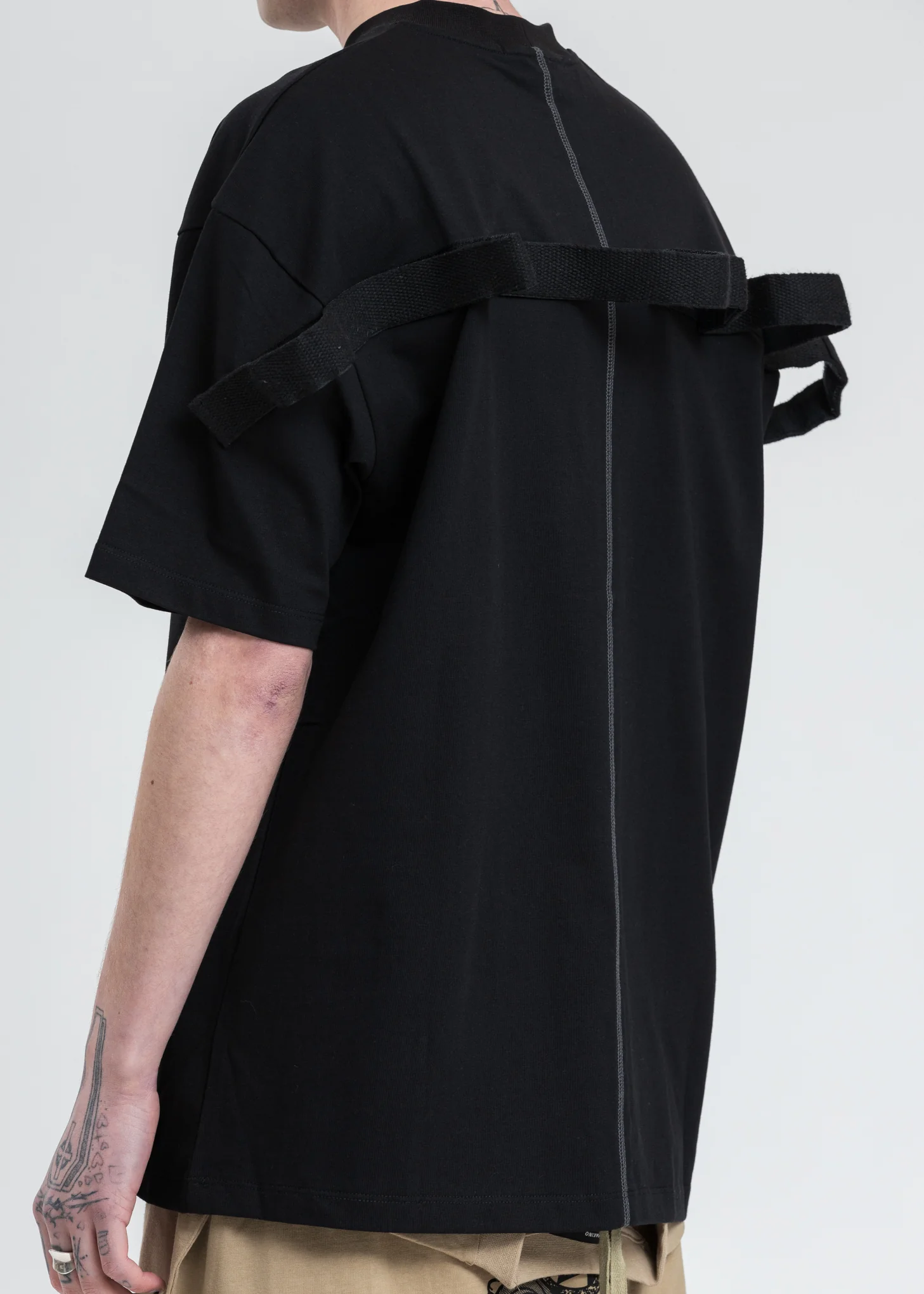 Black Guiding Logo T-Shirt - Image 4