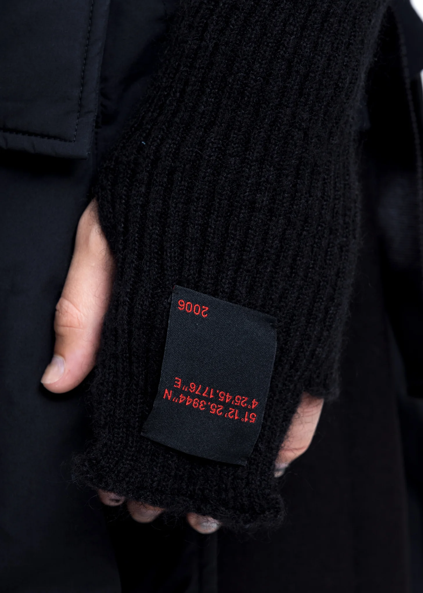 Black Half-Hand Gloves - Image 3