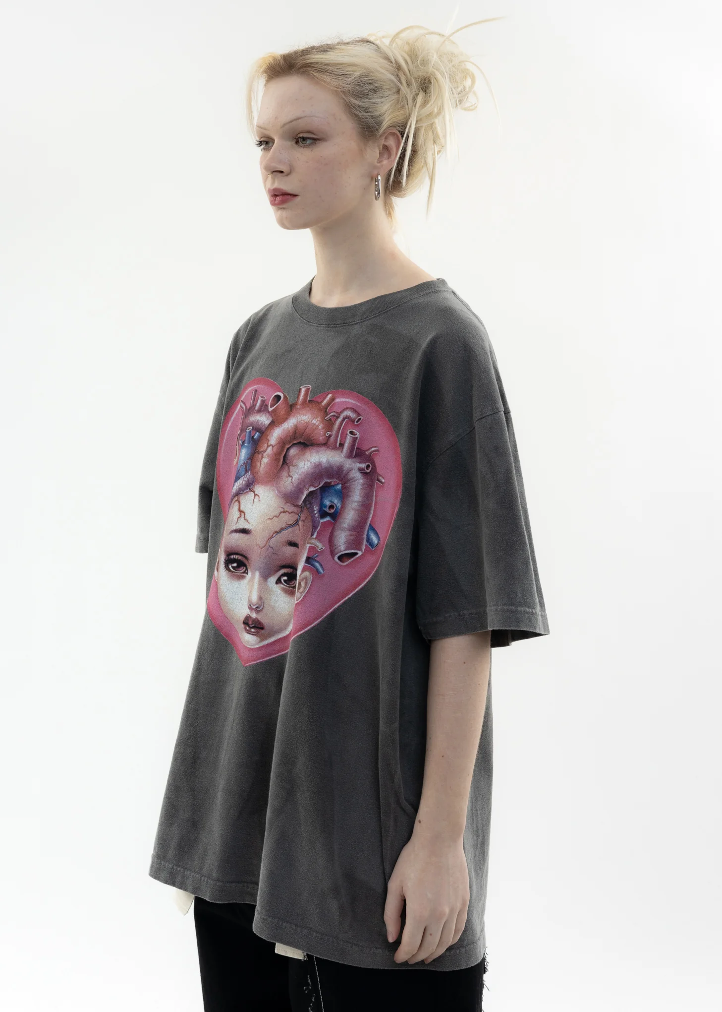 Black Hand Dyed T-Shirt - I HEART U Artwork by TREVOR BROWN - Image 3