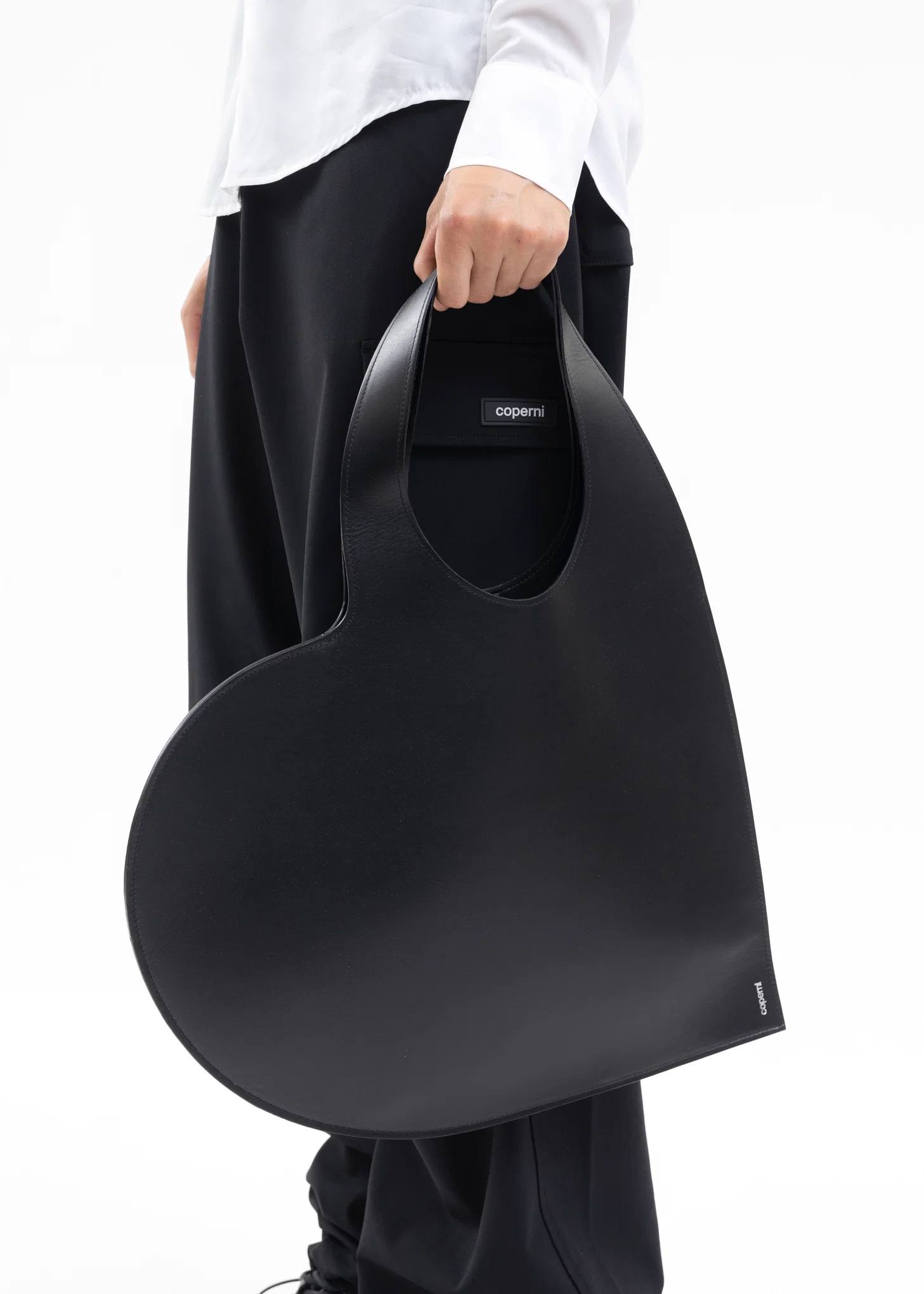 BLACK HEART TOTE BAG - Image 4