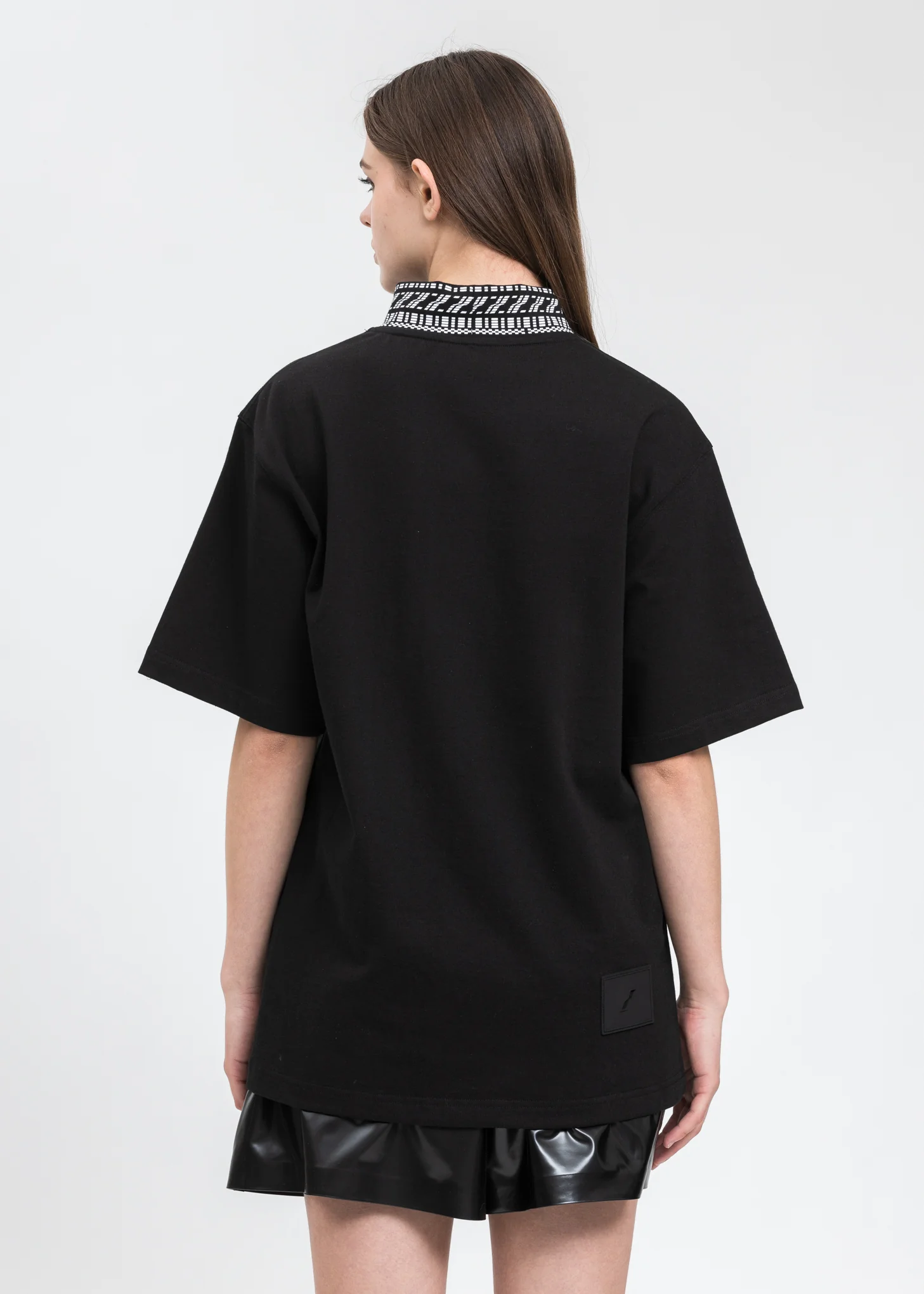 Black High Neck Logo 1/2 T-Shirt - Image 3