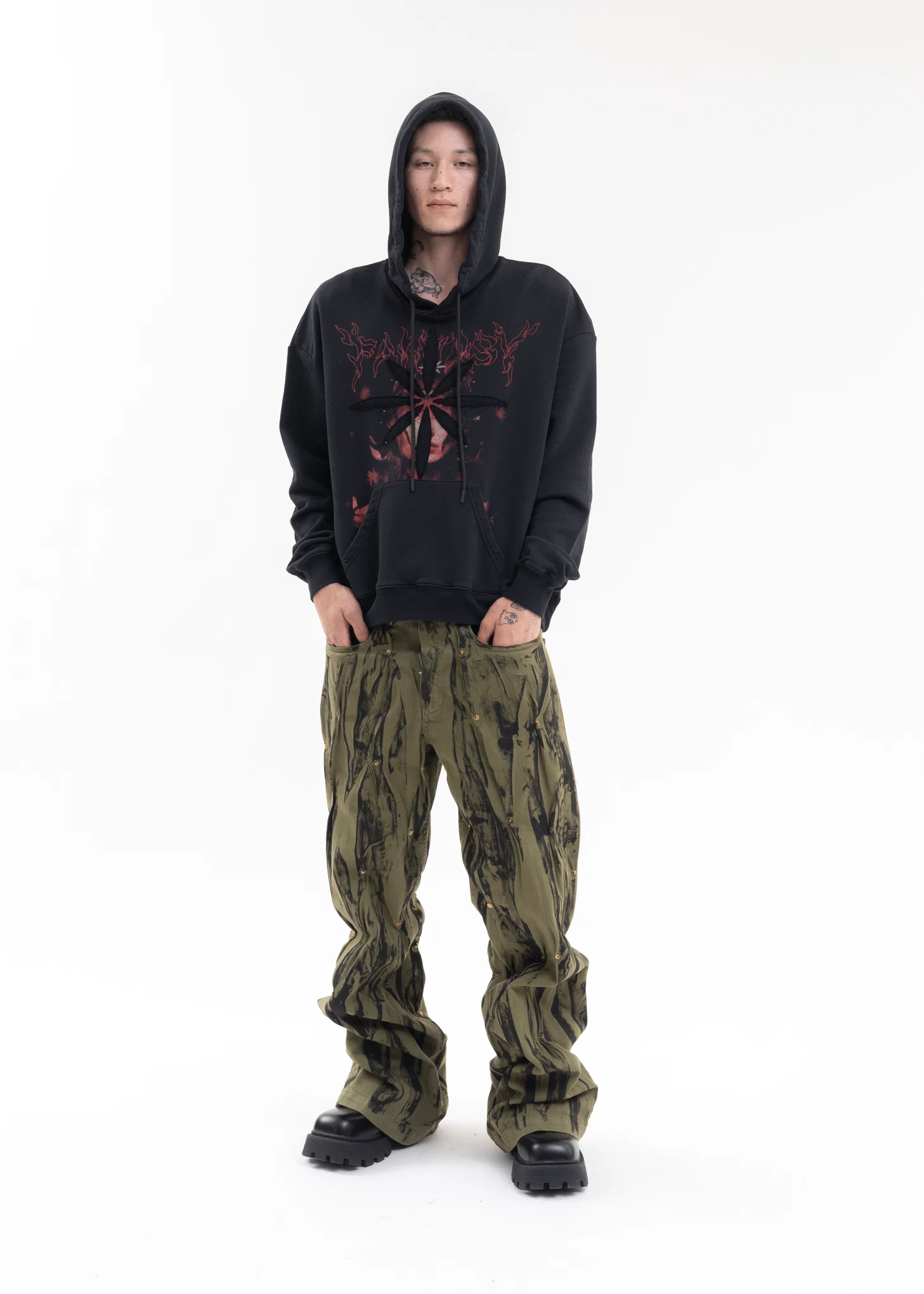 BLACK PATCHWORK PRINTED HOODIE - Image 5