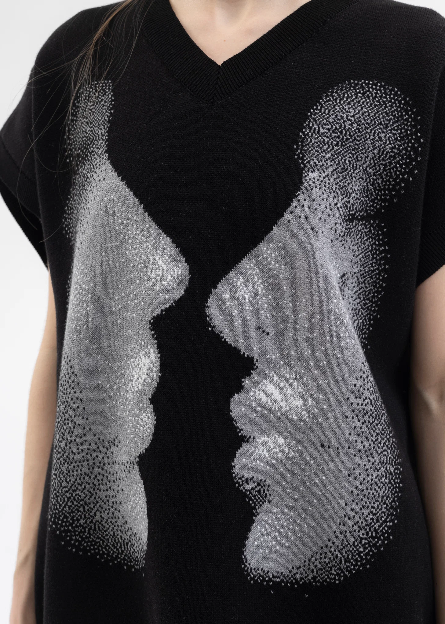 BLACK KISS KNIT VEST - Image 2