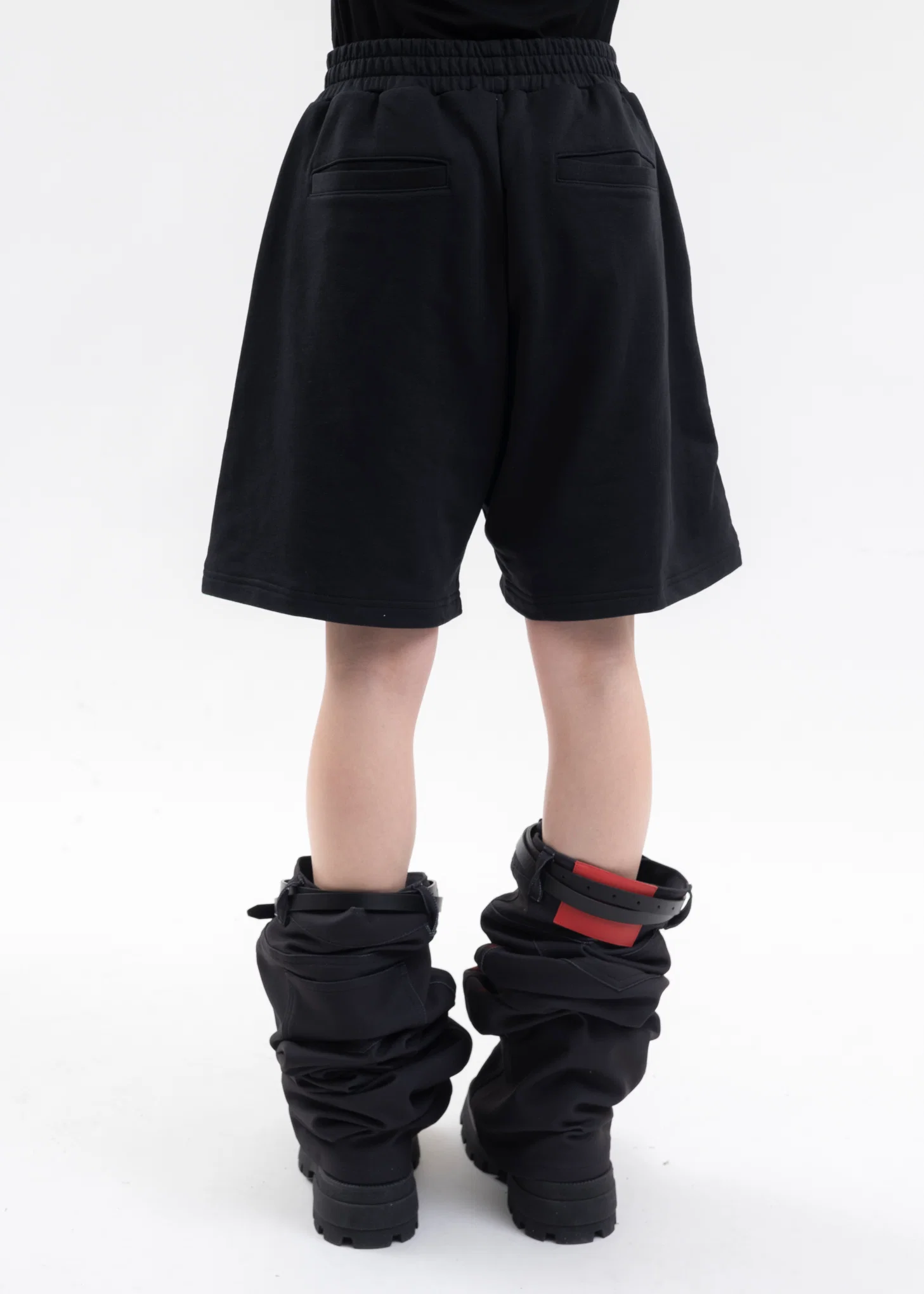 BLACK KISS SHORTS - Image 4