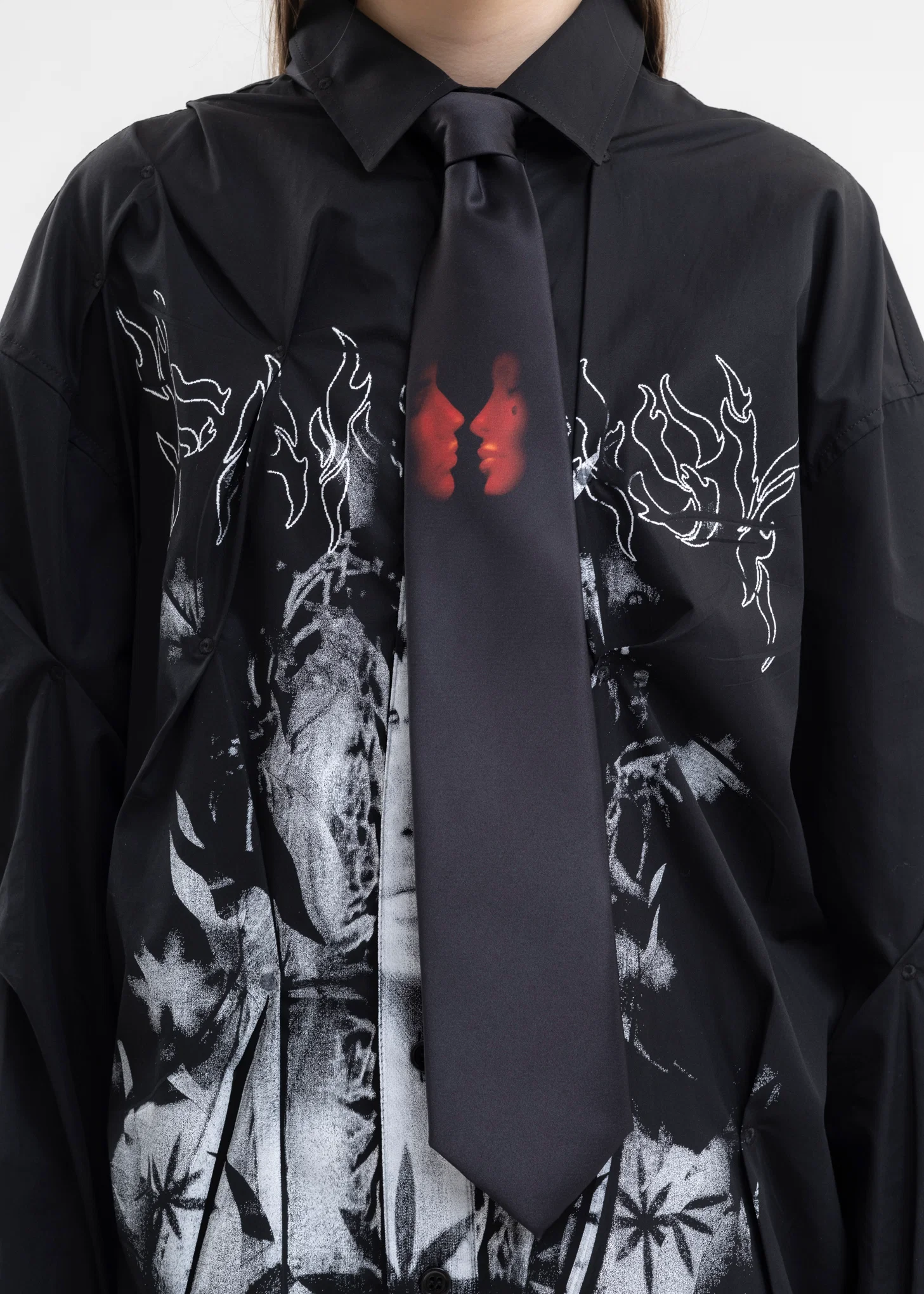 BLACK KISS TIE - Image 2