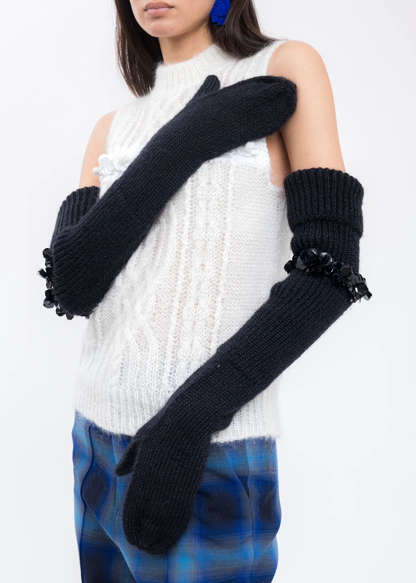 Black Knit Gloves - Image 3