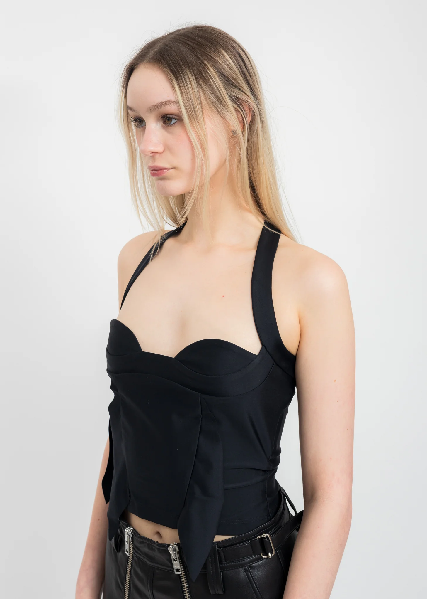 Black Knitted Cropped Raffle Top - Image 2