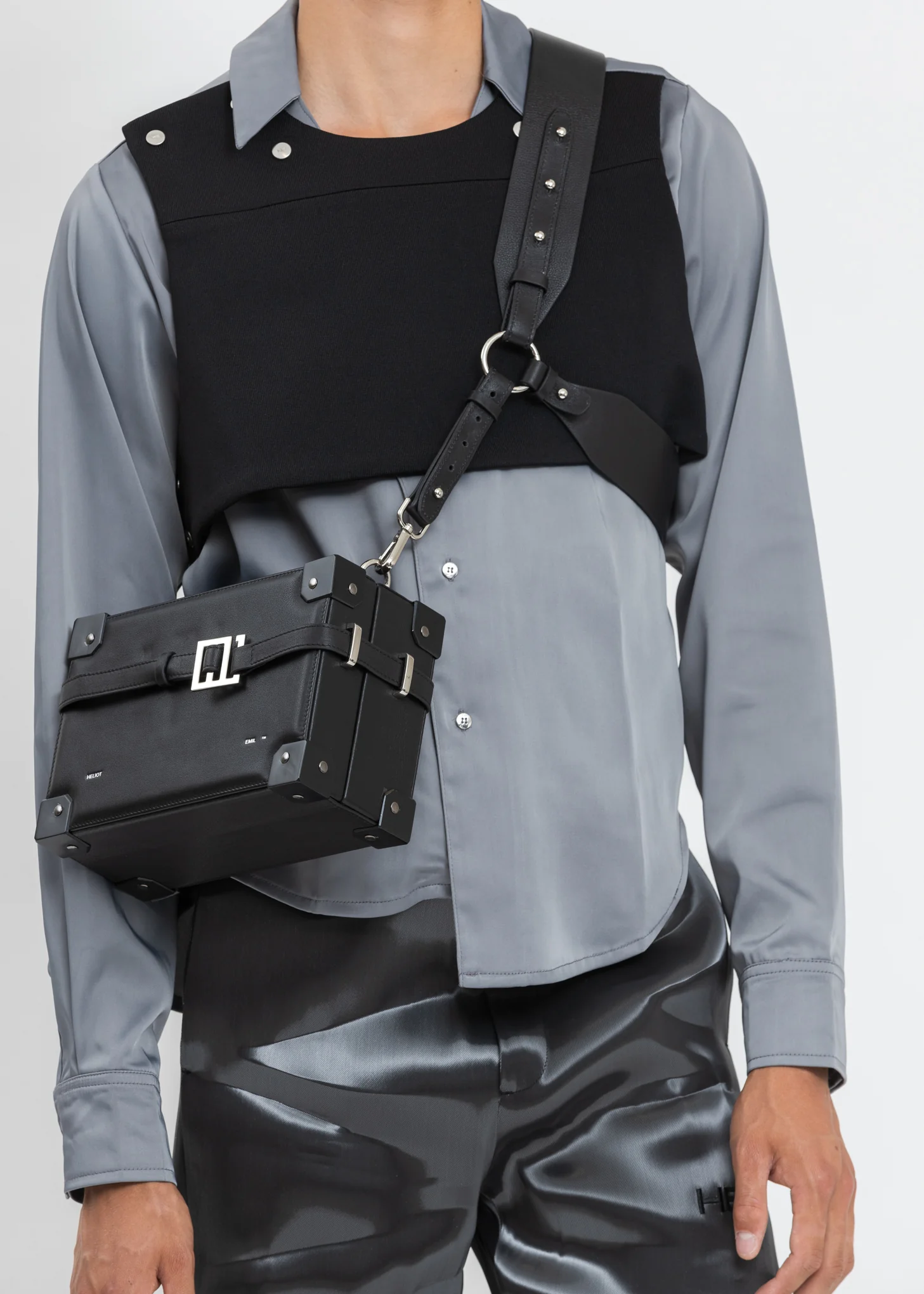 Black Leather Trunk Bag - Image 2