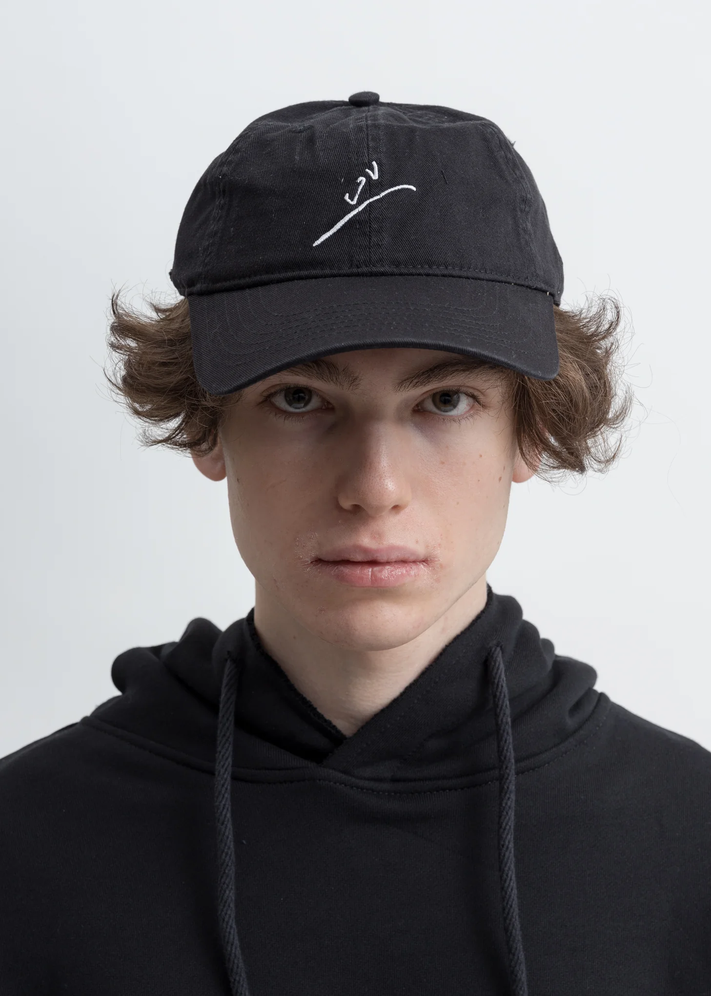 Black  ‘Linellae’  Cap