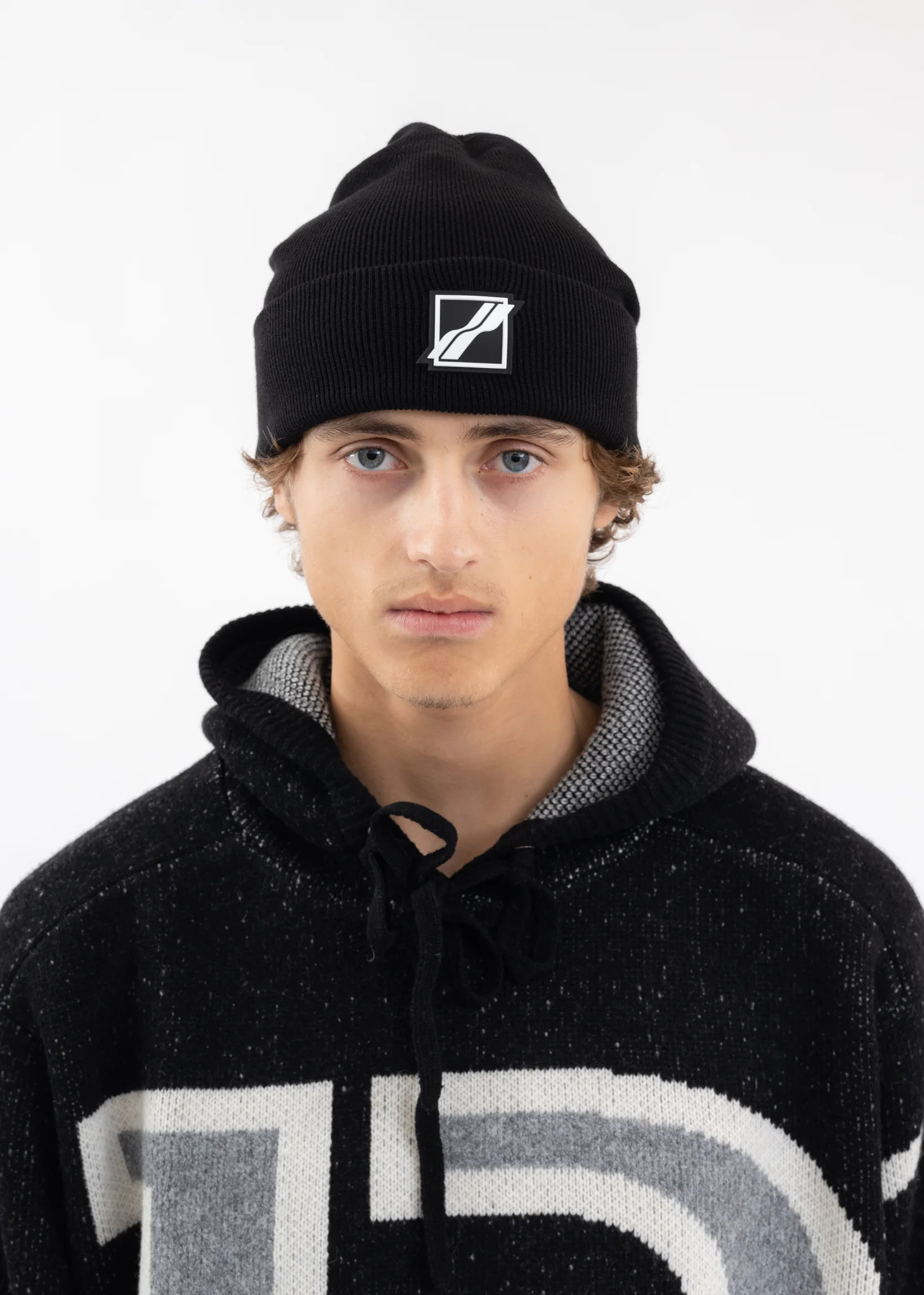 BLACK LOGO EMBROIDERED BEANIE - Image 3