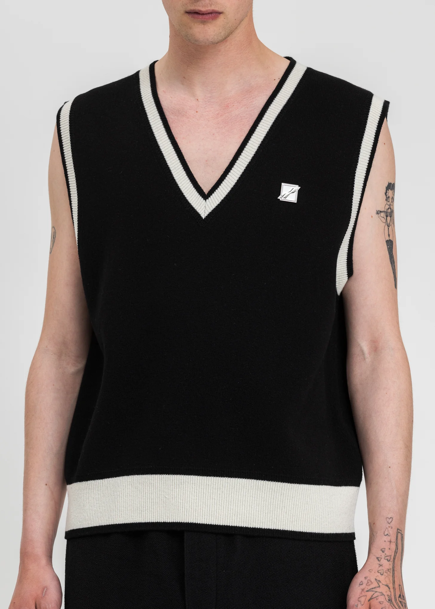 Black Logo Metal Detail Knit Vest - Image 4