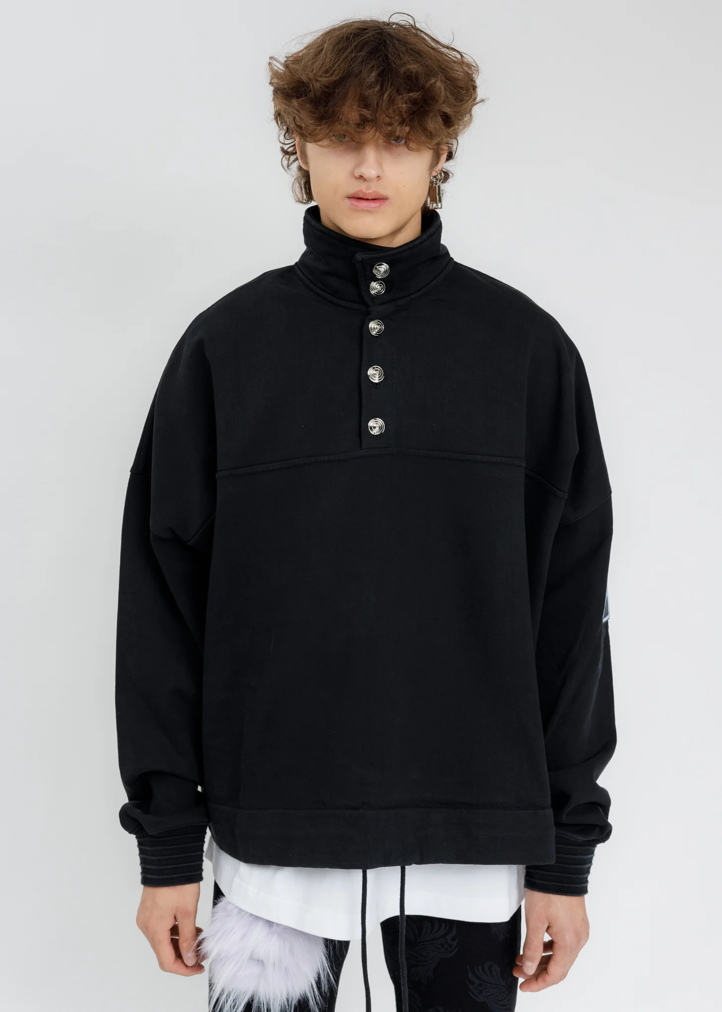 Black Logo Wappen Button Sweatshirt
