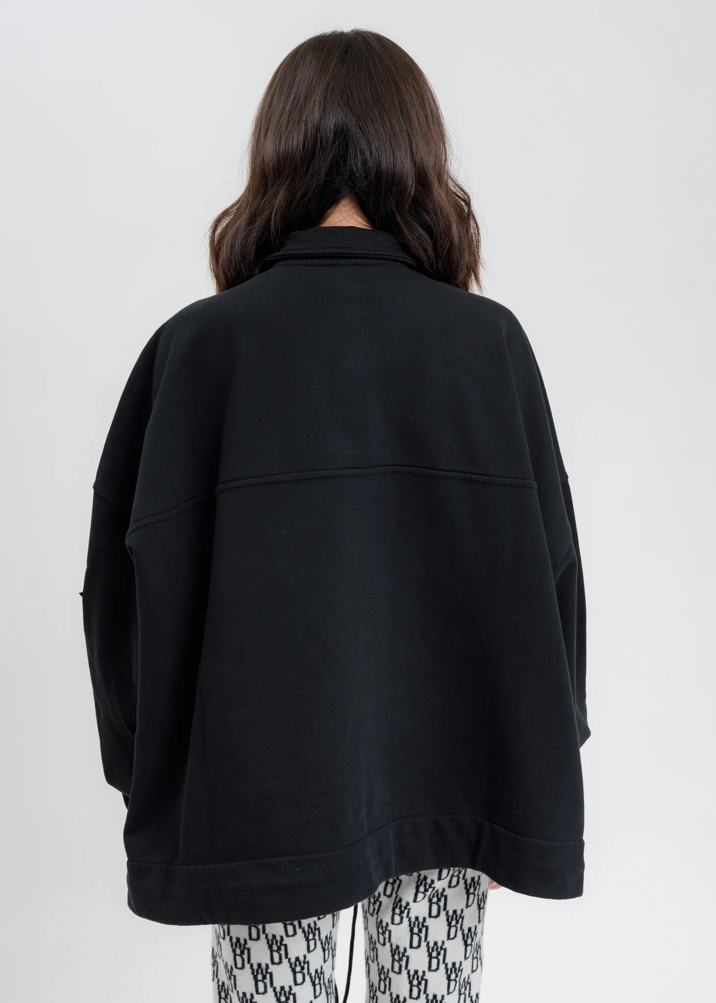 Black Logo Wappen Button Sweatshirt - Image 3