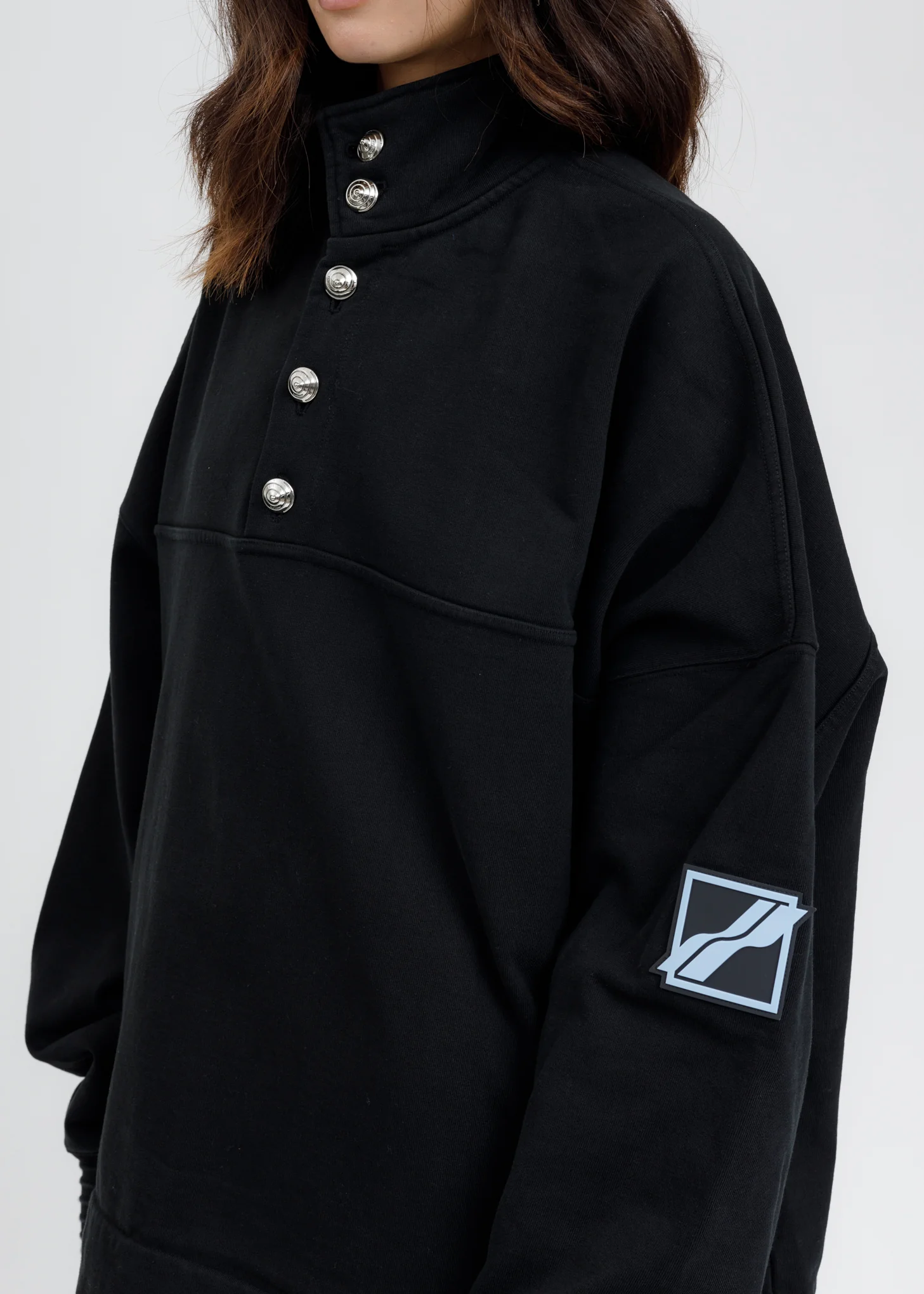 Black Logo Wappen Button Sweatshirt - Image 4