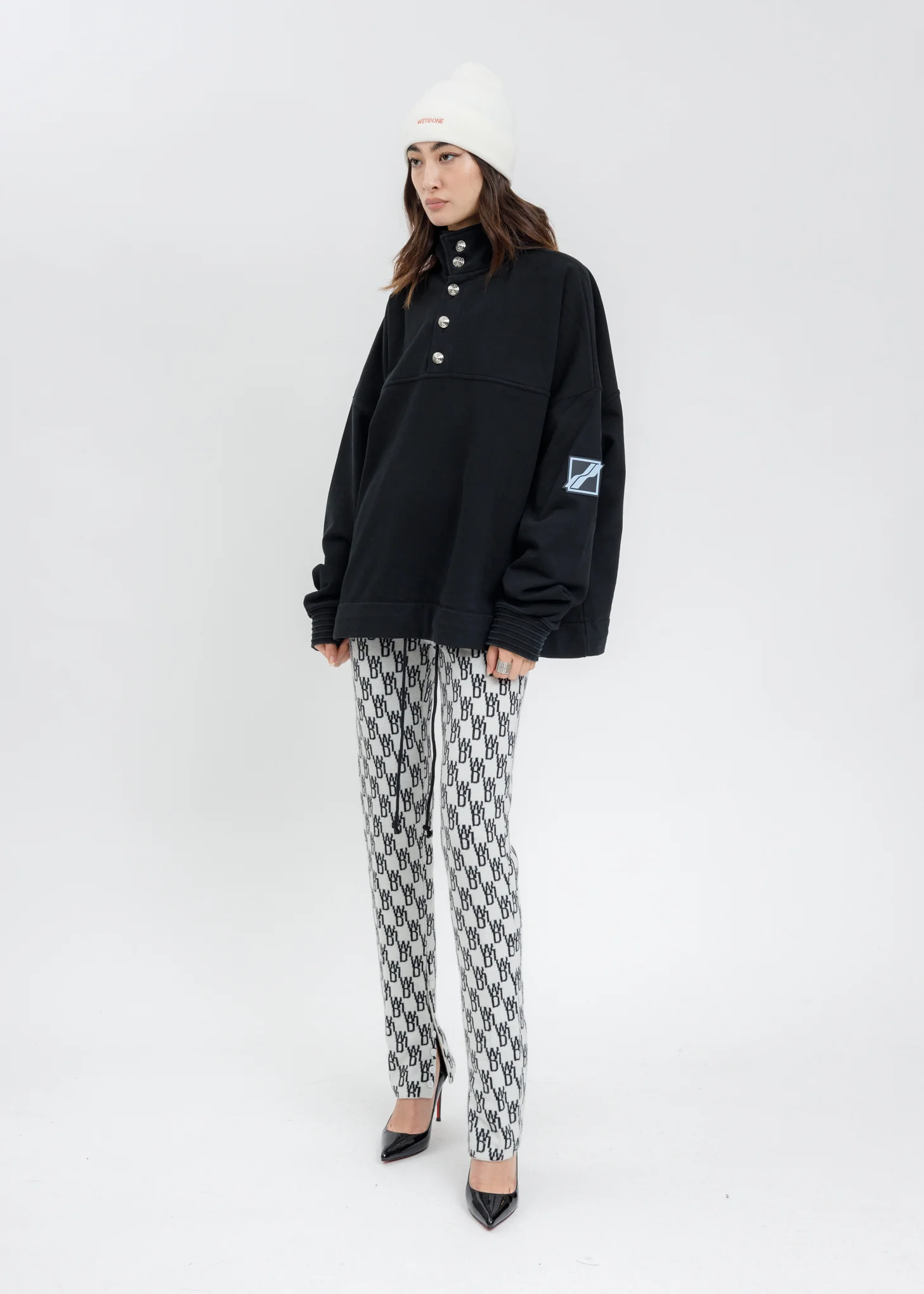 Black Logo Wappen Button Sweatshirt - Image 7