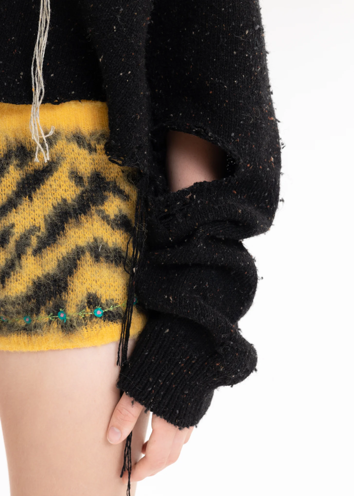 Black MAGNET ATTACHED KNIT PULLOVER - Image 6