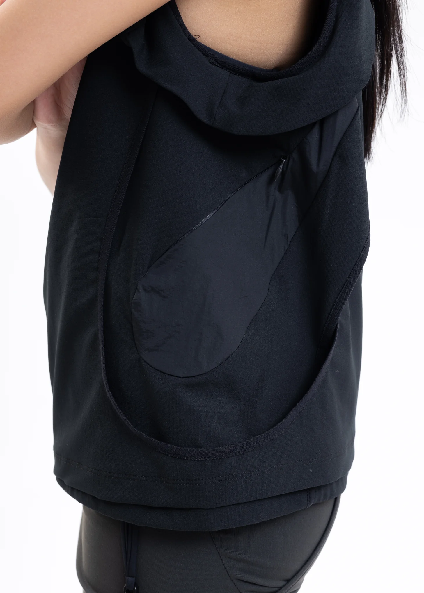 Black MARATHON VEST - Image 5