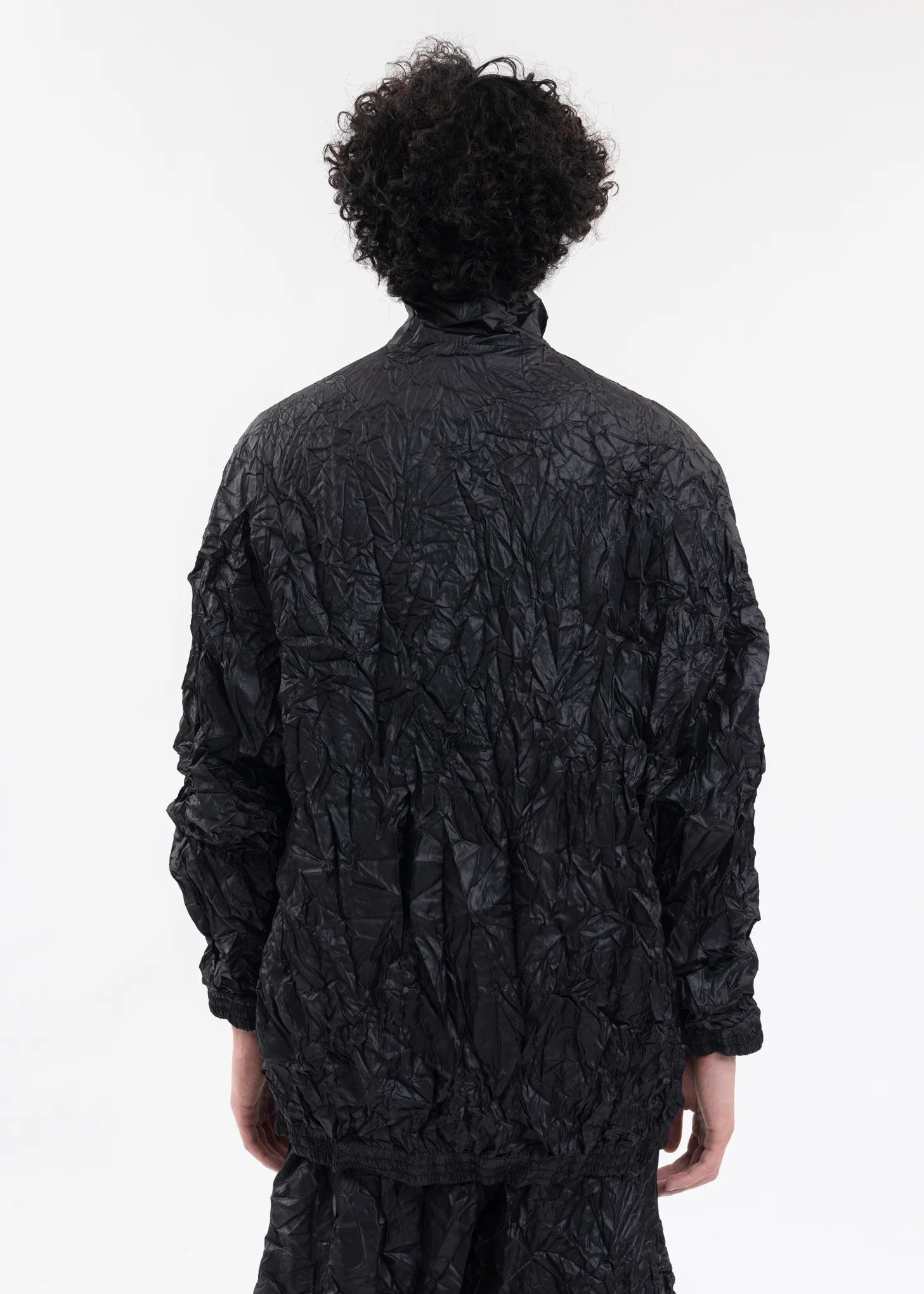 BLACK MENS CRINKLED TRAINING JUMPER - Image 2