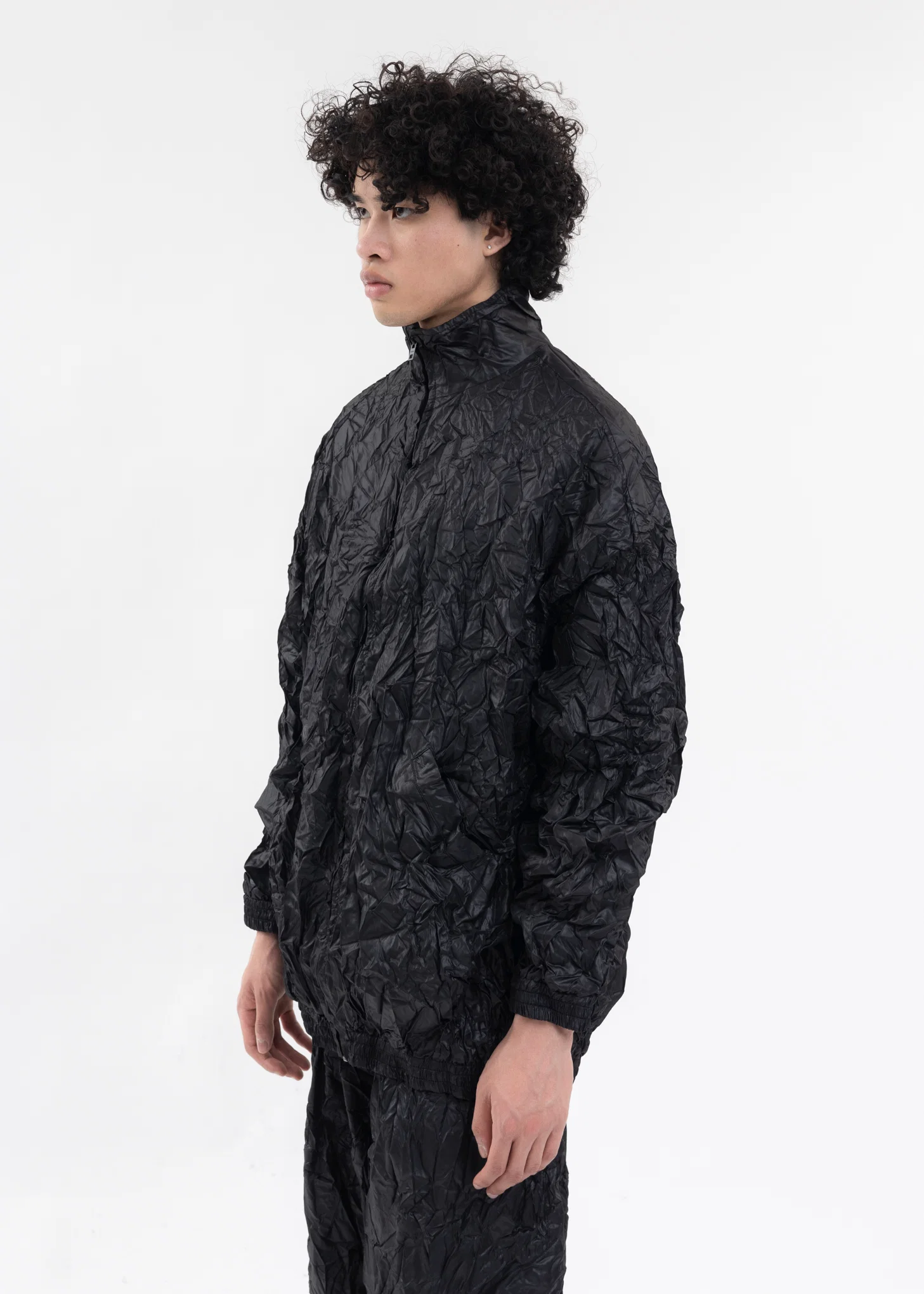 BLACK MENS CRINKLED TRAINING JUMPER - Image 3