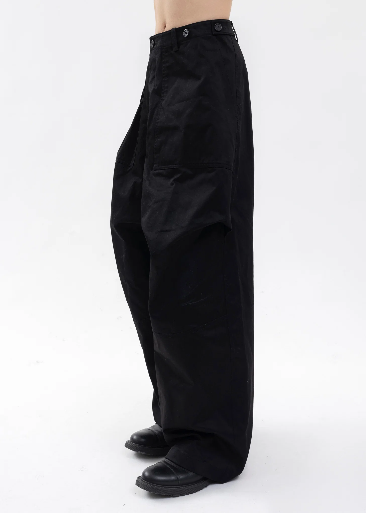 BLACK MENS SOLID FLAP POCKET WIDE-FIT PANTS - Image 2