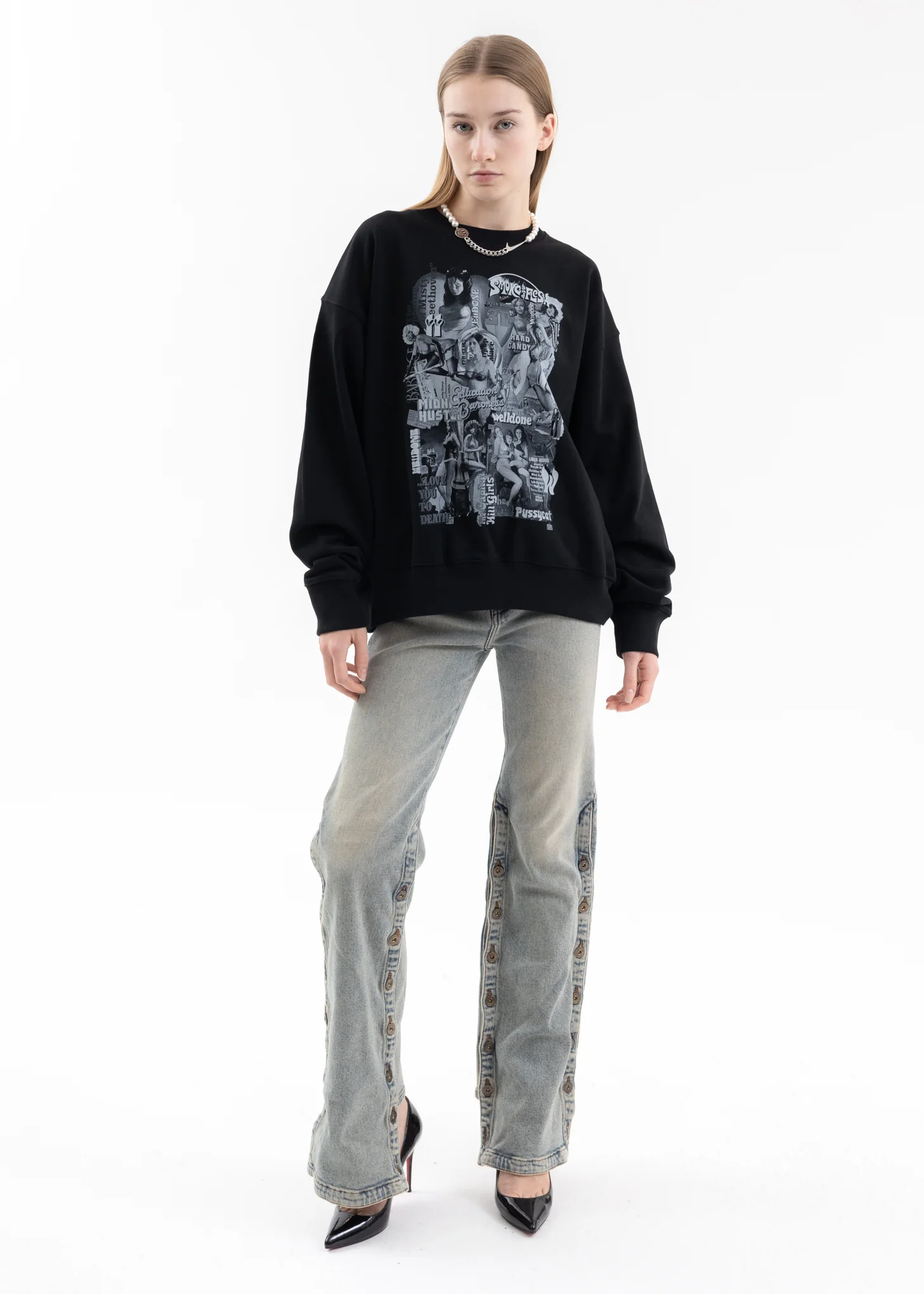 BLACK MOVIE COLLAGE SWEATSHIRT - Image 5