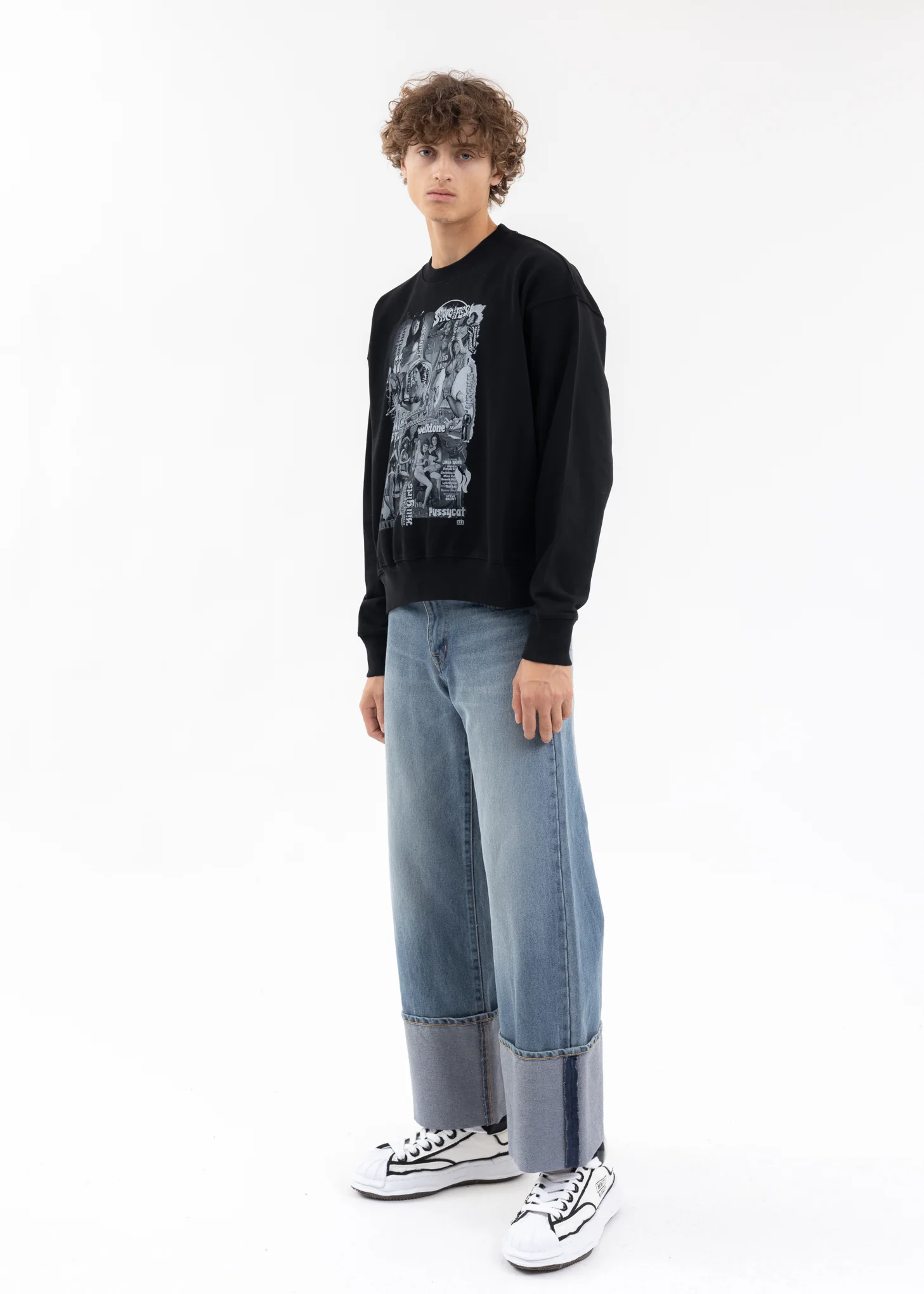 BLACK MOVIE COLLAGE SWEATSHIRT - Image 5
