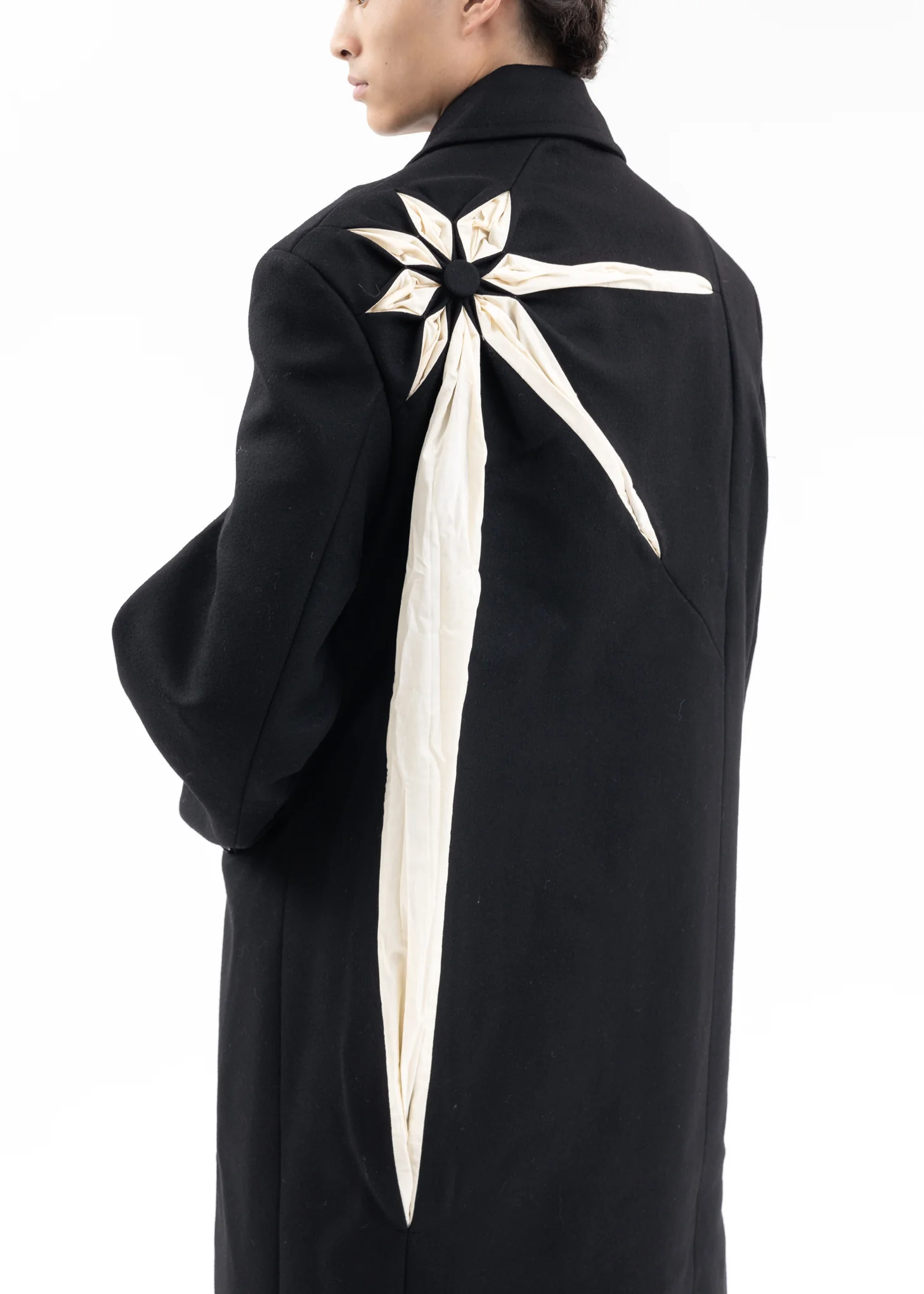 BLACK ORIGAMI FLOWER COAT - Image 2