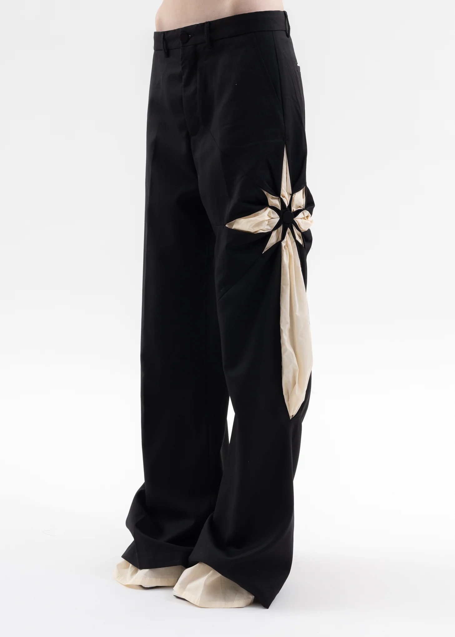 BLACK ORIGAMI FLOWER PANTS