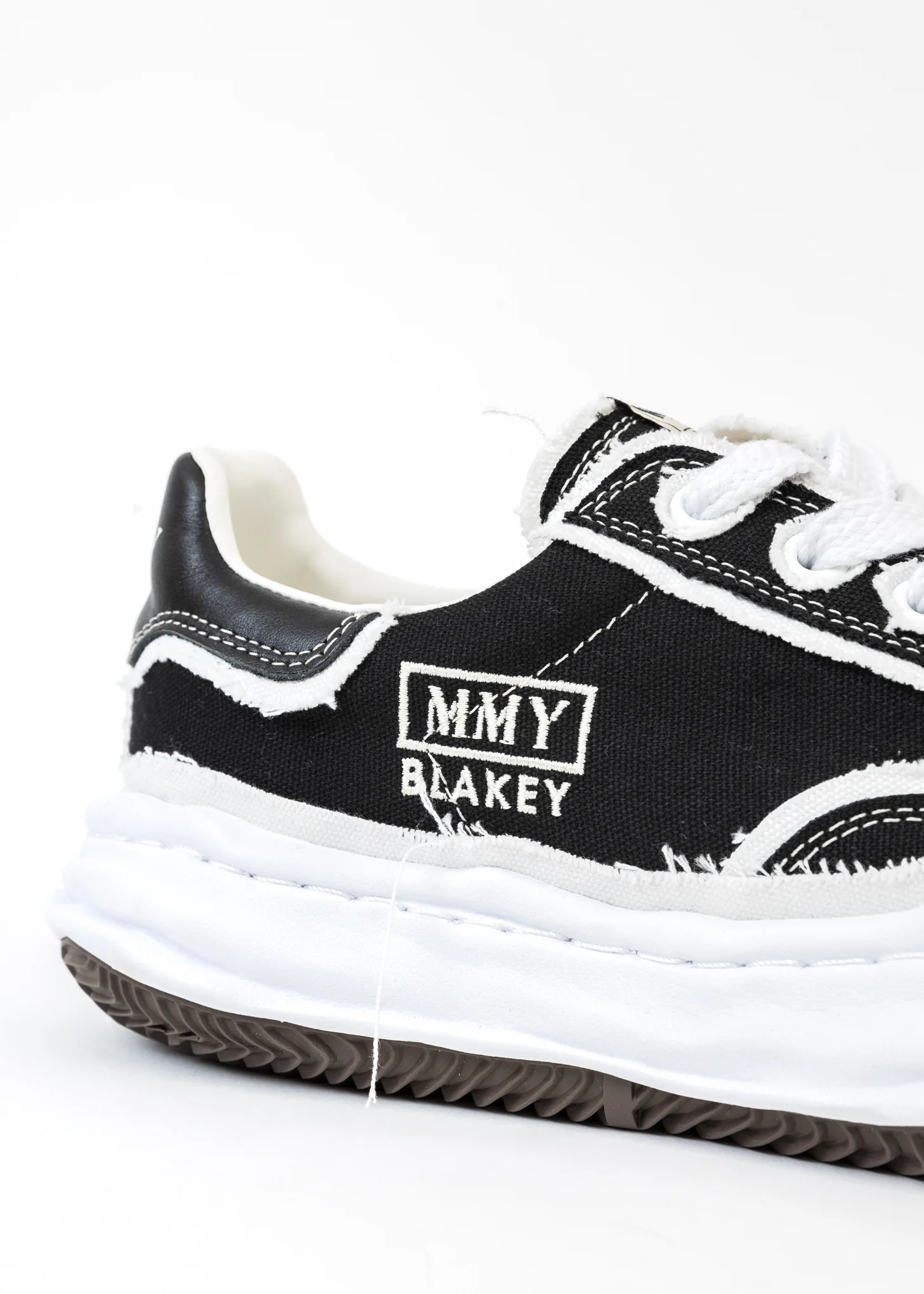 Black Original Sole Double-Layered Canvas Low-Top Sneaker (BLAKEY LOW) - Image 7