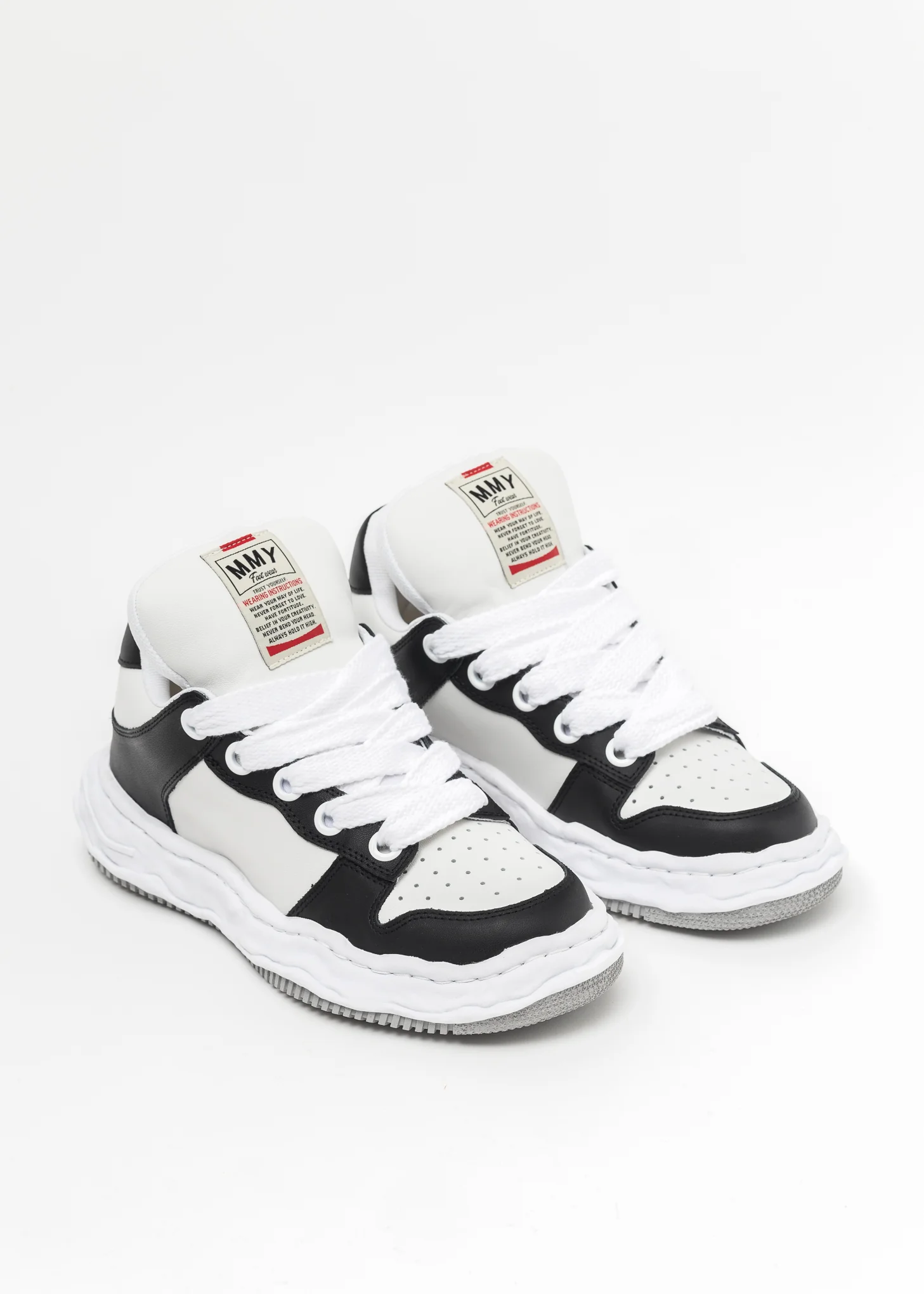 Black/White Original Sole Leather Puffer Low-Top Sneaker (WAYNE)