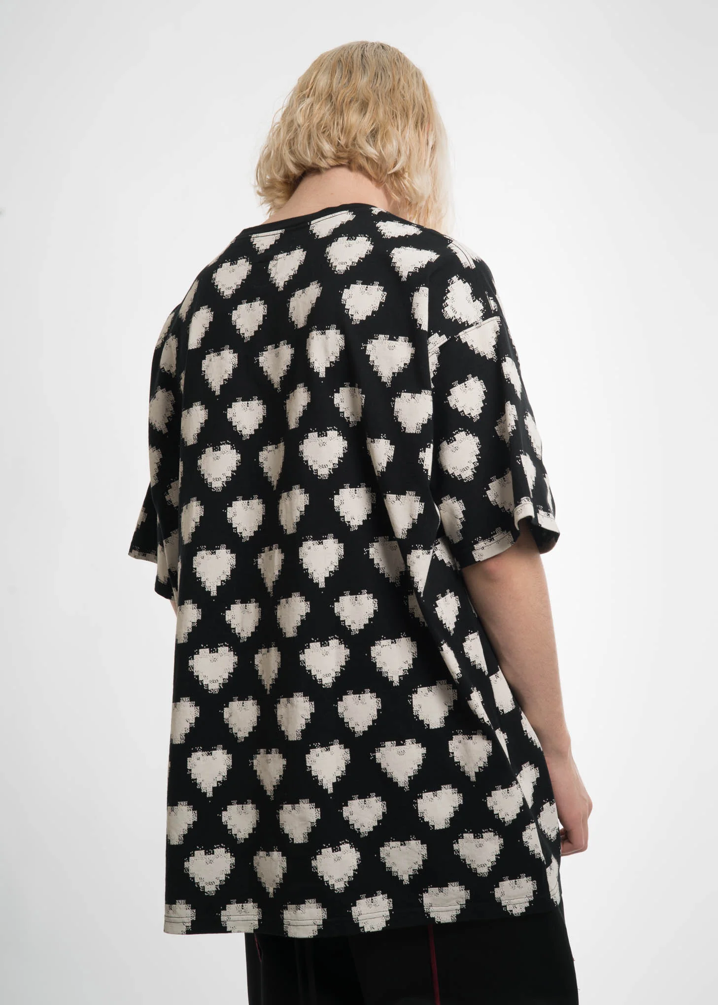 Black Oversized Heart T-Shirt - Image 2