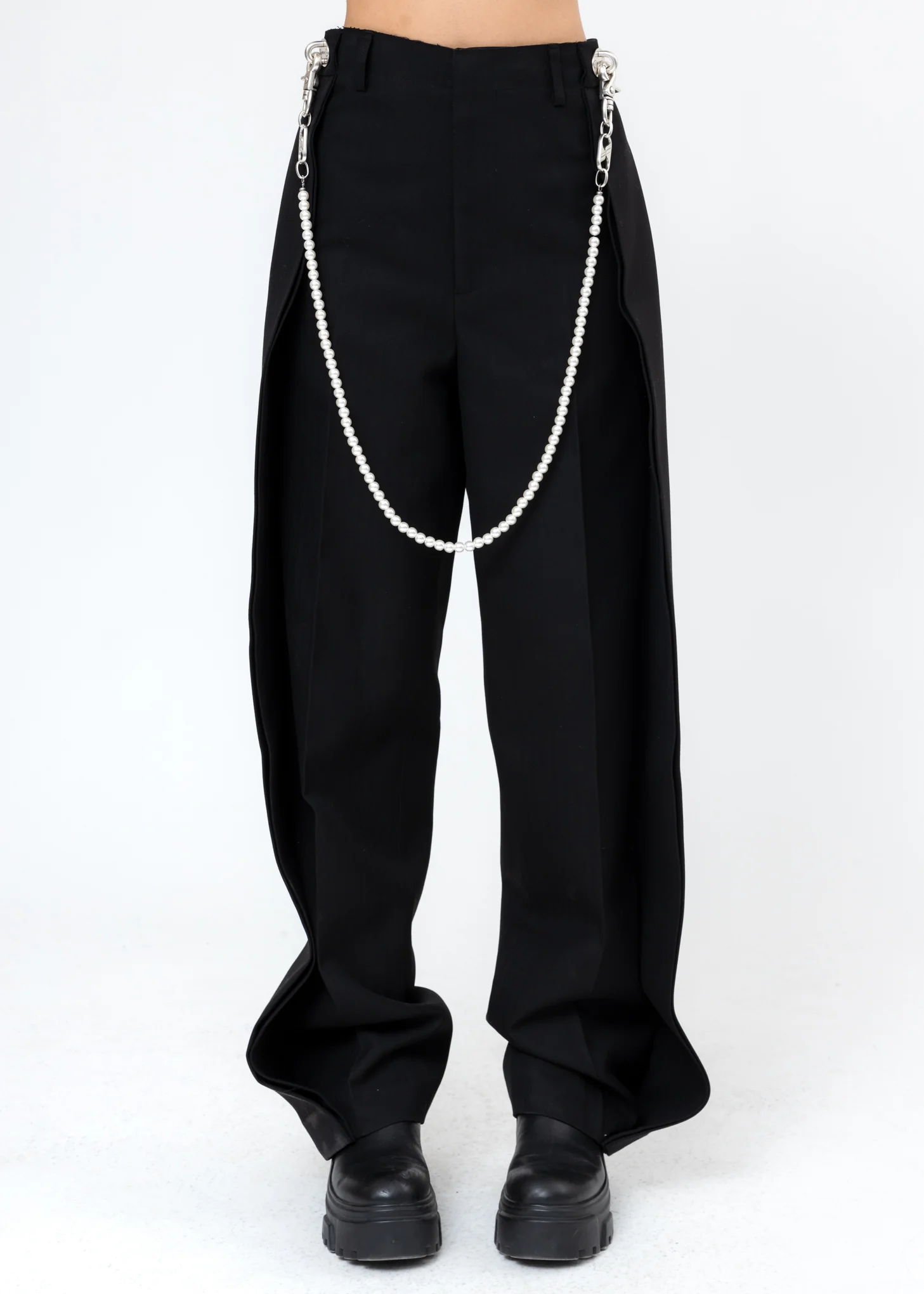 Black Pearl Chain Baggy Trouser