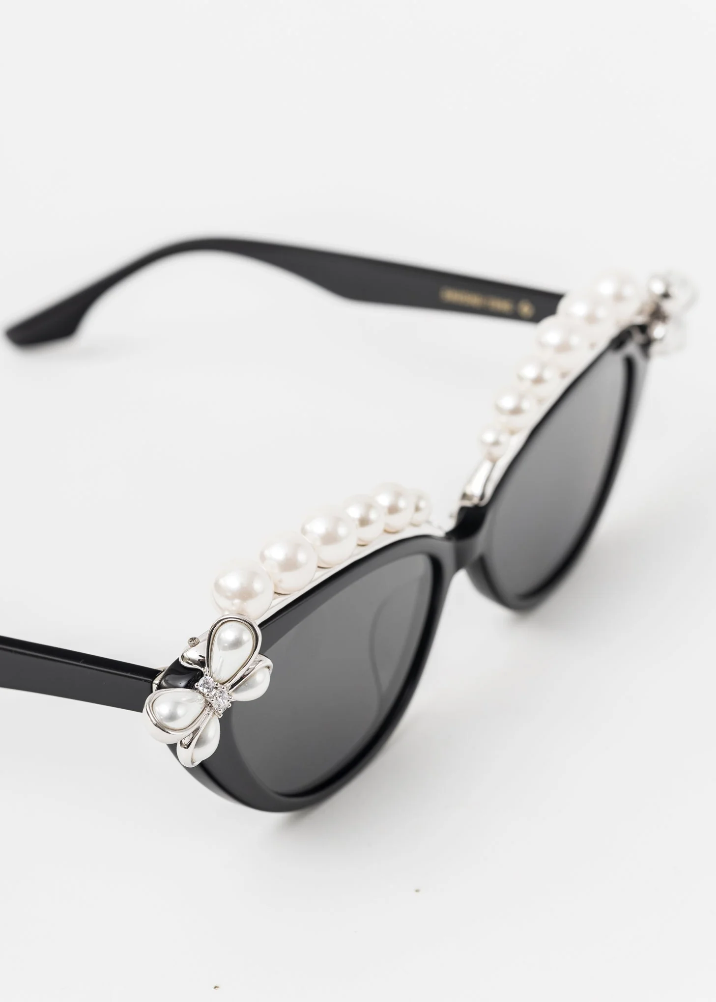 Black Pearl Eyebrow  Sunglasses (Plain) - Image 6
